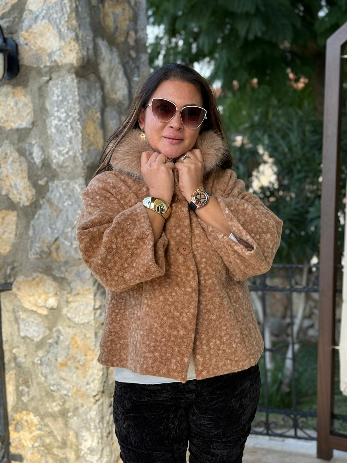 YG9190 Kürklü Düğmeli İtalyan Keçe Panço Ceket Camel