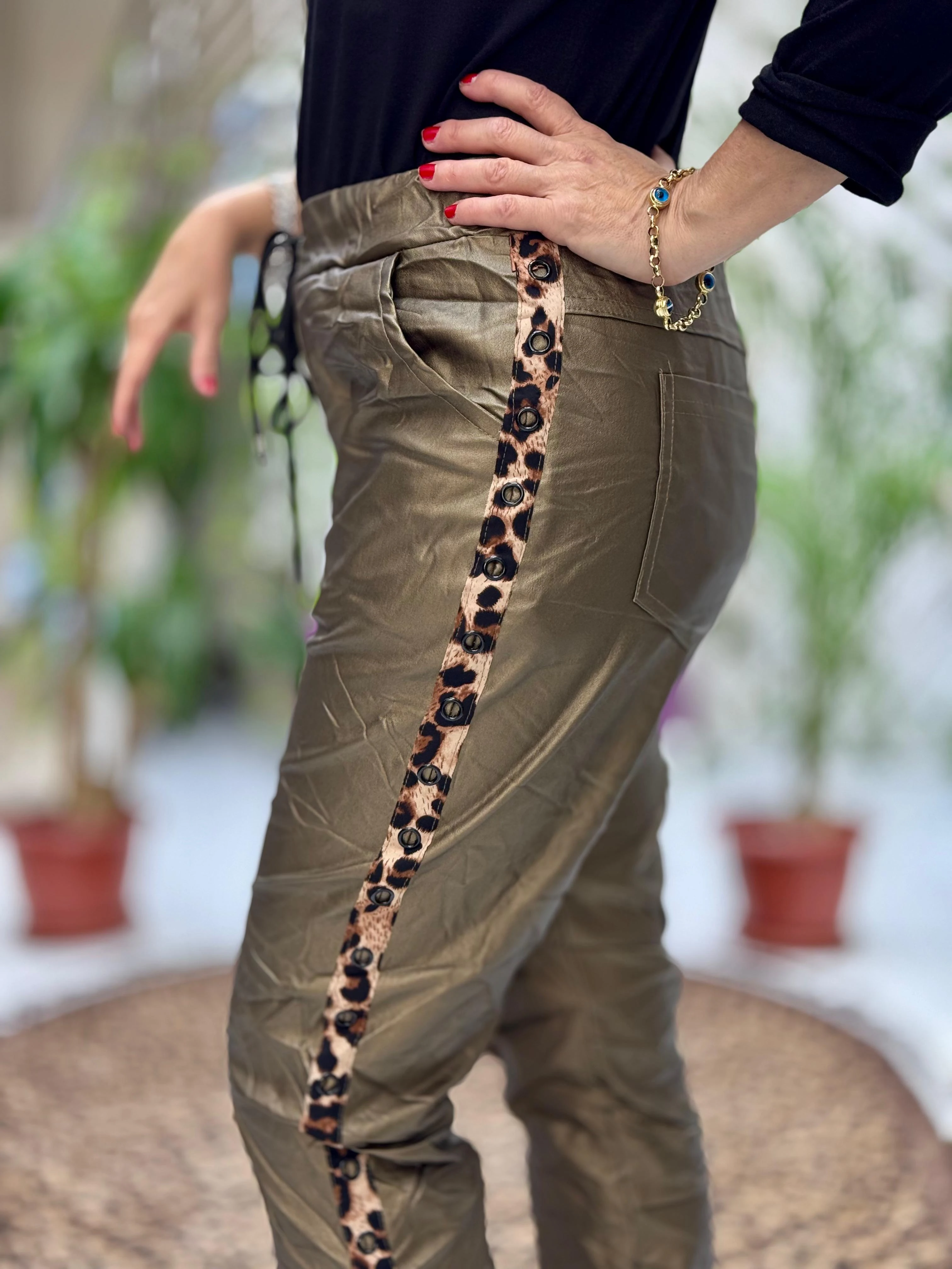 NC21970 İtalyan Yanlar Leopar Detay Zımbalı Deri Pantolon Bronz