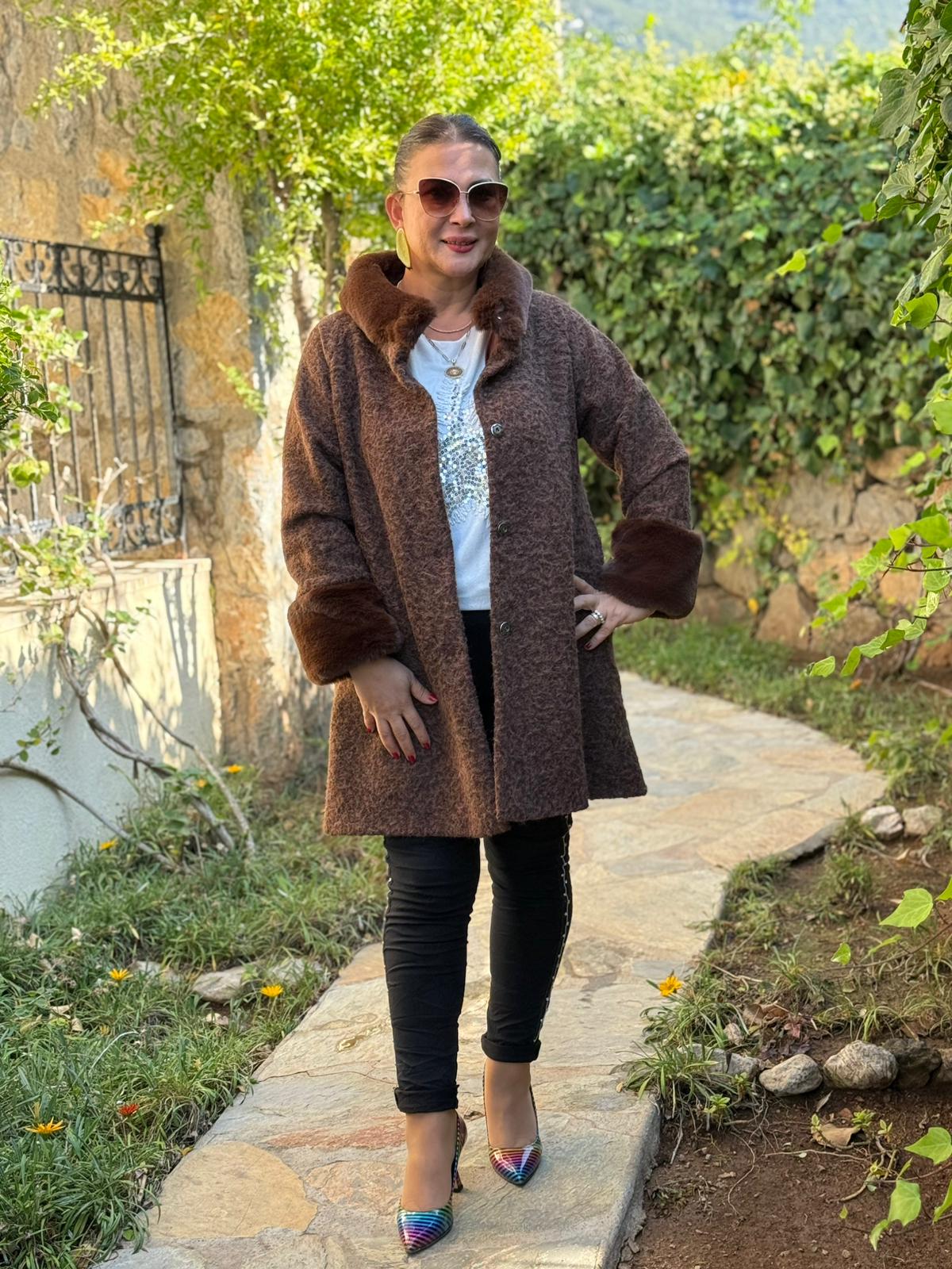 N2238 Abrigo Napa Leopardo Cremallera Negro