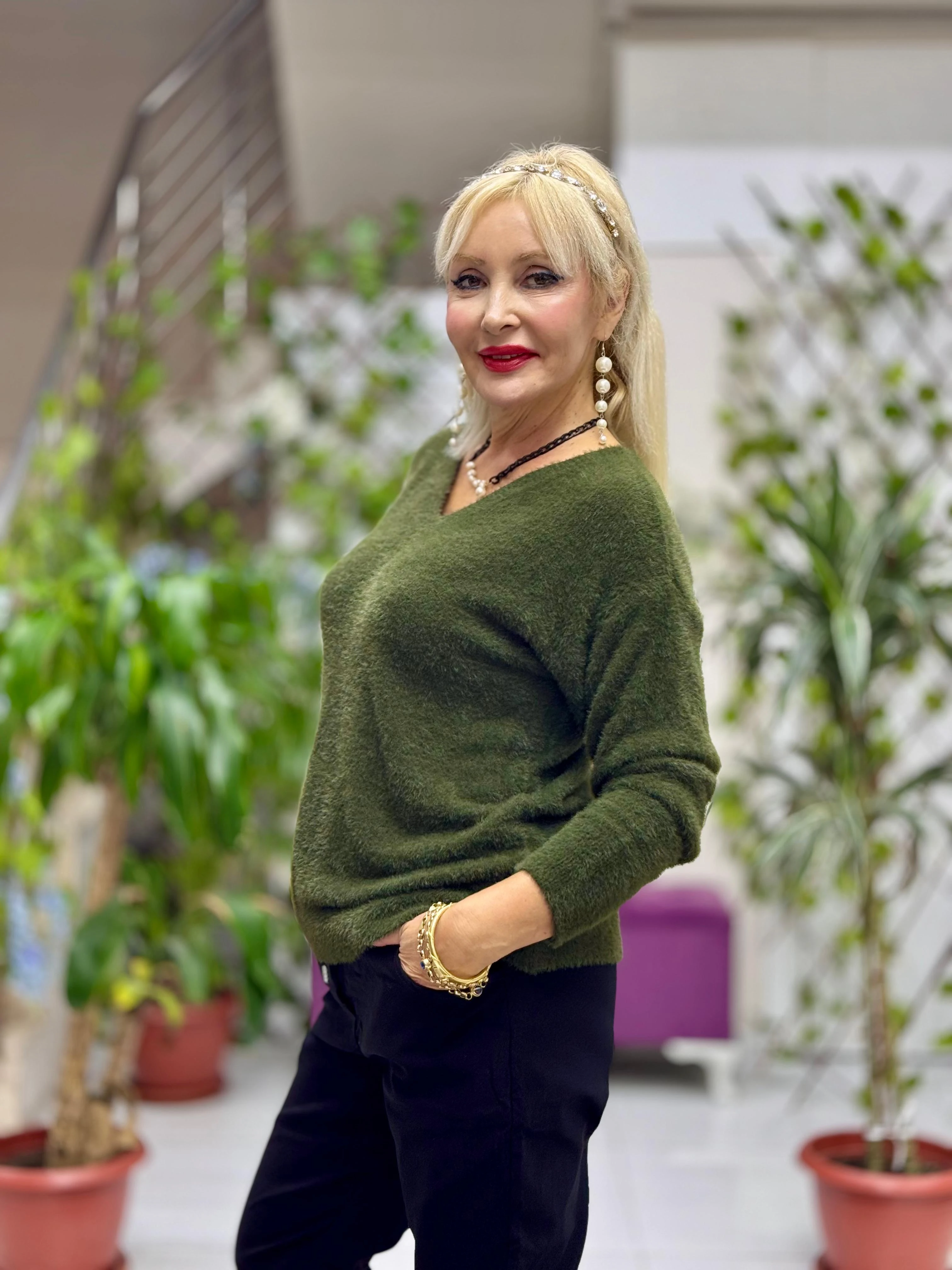 YG24029 İtalyan V Yaka Peluş Angora Kazak Haki