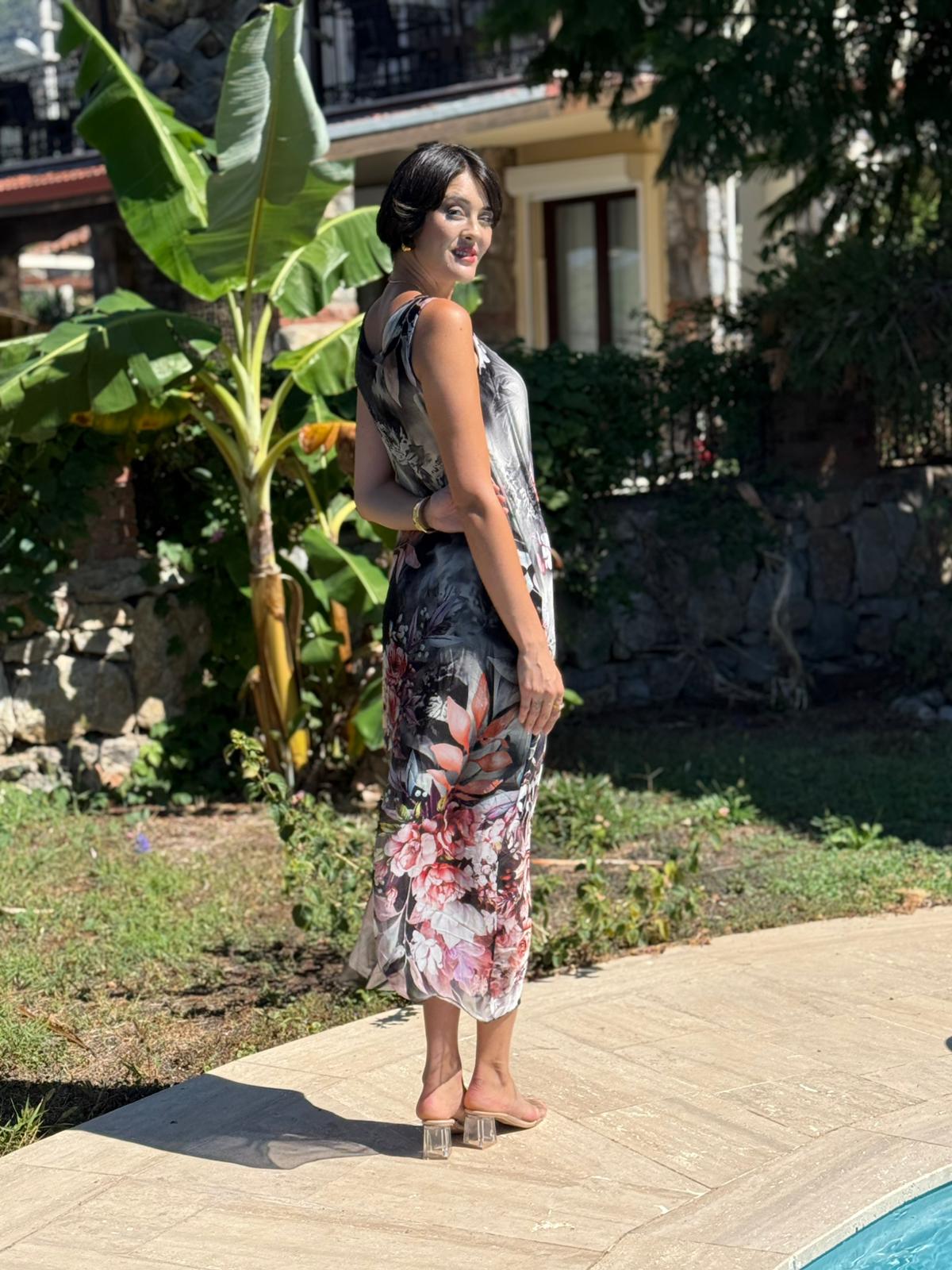 YG20641 İtalyan Çiçekli Askılı İpek Elbise Siyah