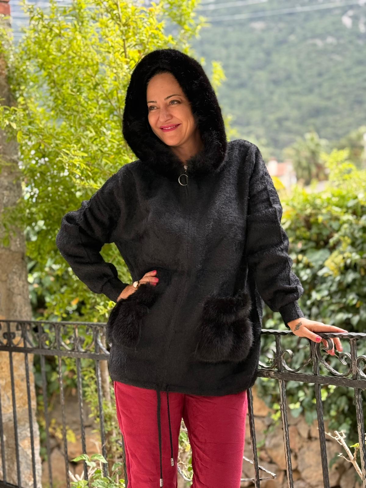 PT10665 Kapüşonlu Cebi Kürklü İtalyan Angora Kaban Siyah