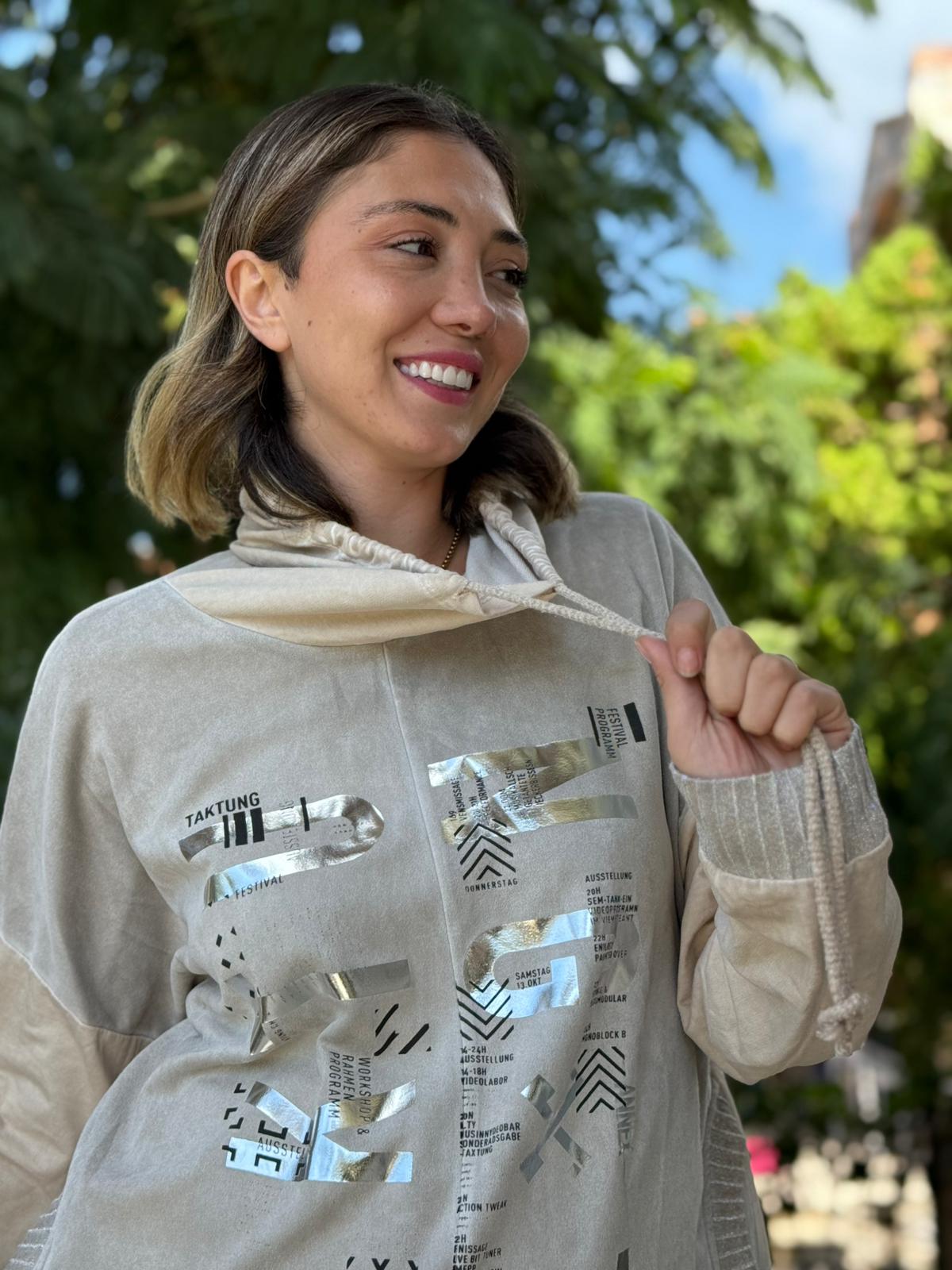 NC53050D İtalyan Yazı Baskılı Cepli Kapüşonlu Coton Sweatshirt Krem