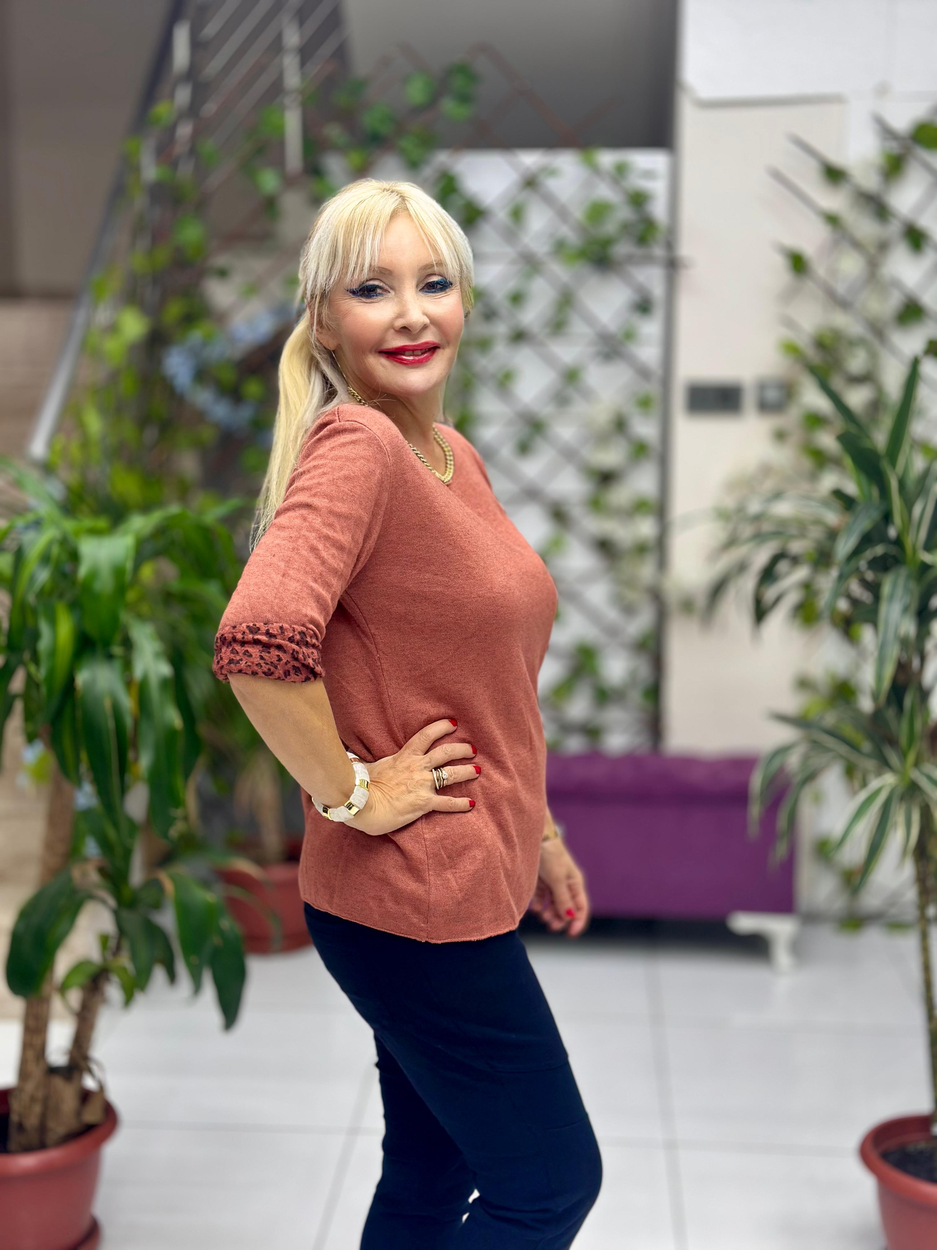 NC218181 İçi Leoparlı Yuvarlak Yaka Triko Büyük Kalıp Bluz Kiremit