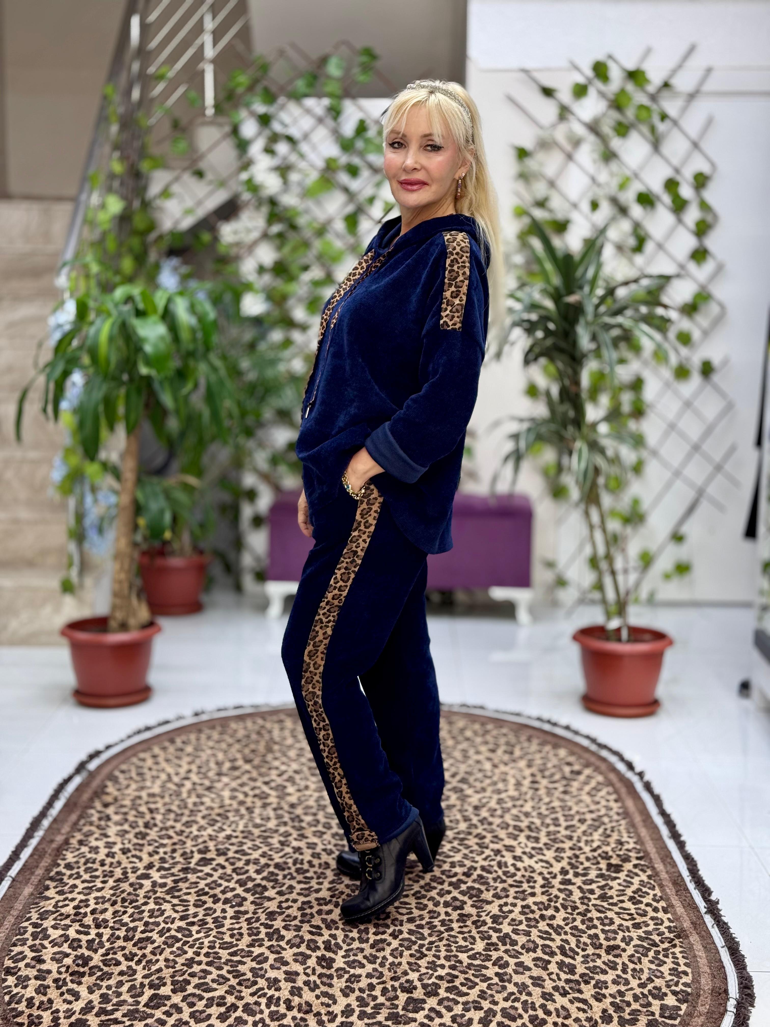 NC24145 İtalyan Kapişonlu Leopar detaylı Kadife Takım Lacivert