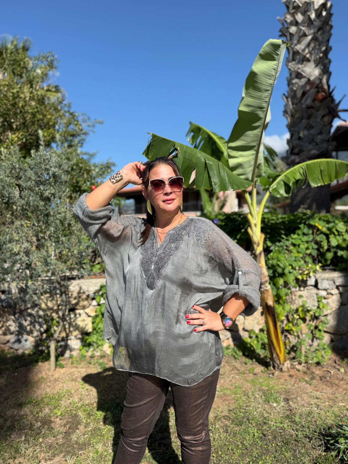 NC1868 Pul Payetli Omuz Dantelli İpek Triko İtalyan Bluz Füme