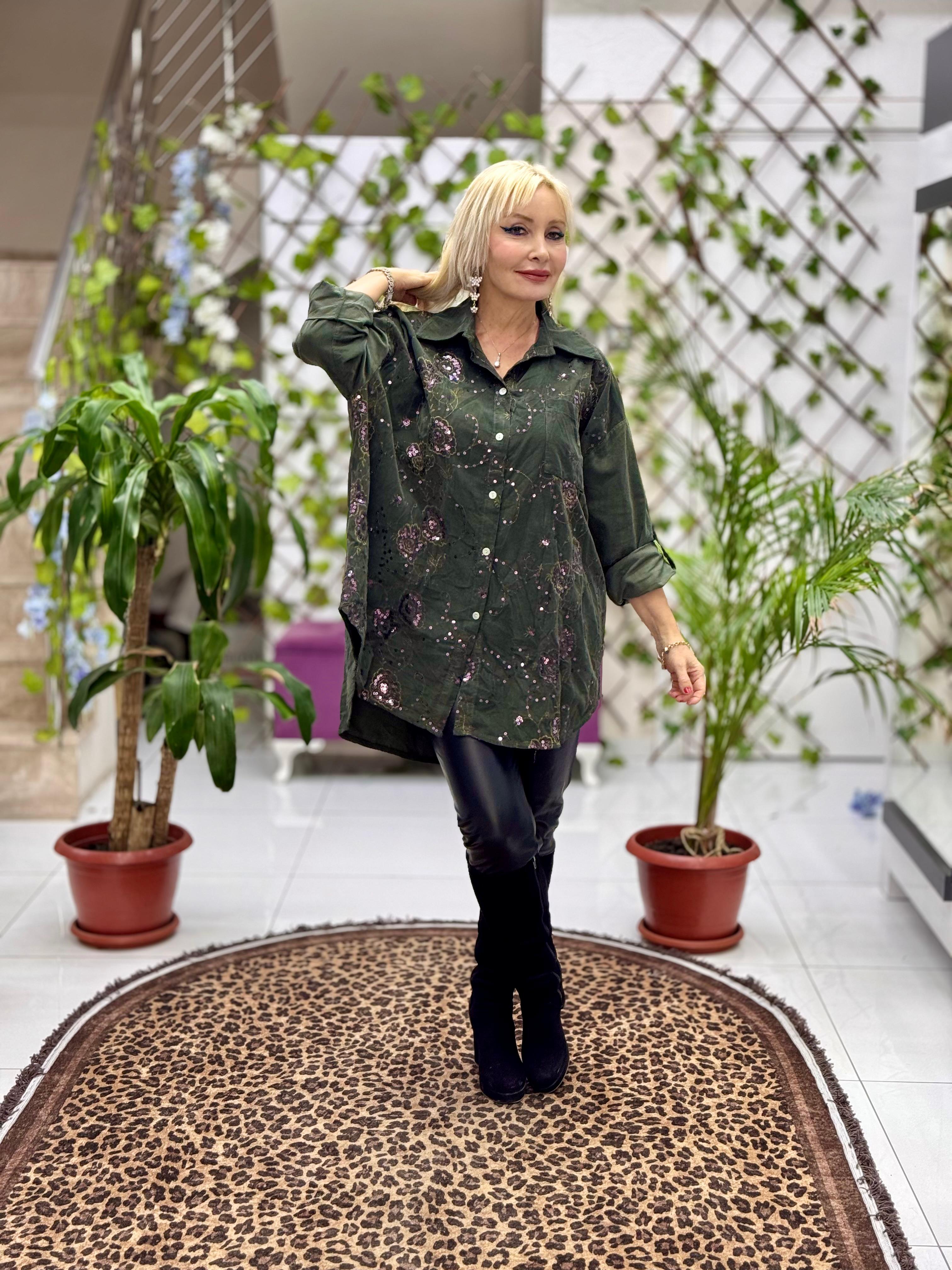 NC25199 Nakış Detaylı Pullu İtalyan Kadife Gömlek Haki