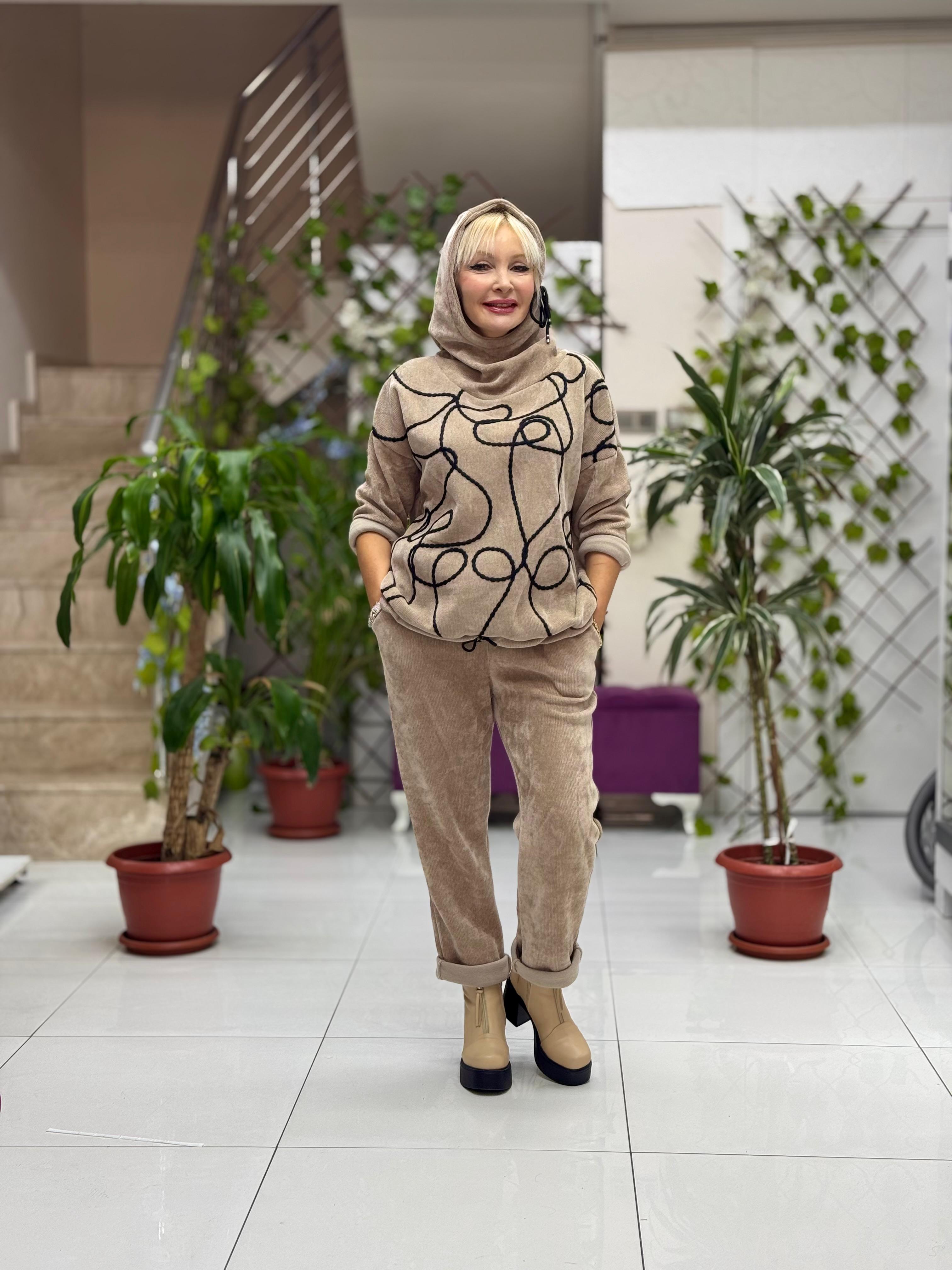 NC15531 İp Desenli Degaje Yaka İtalyan Kadife Takım Vizon