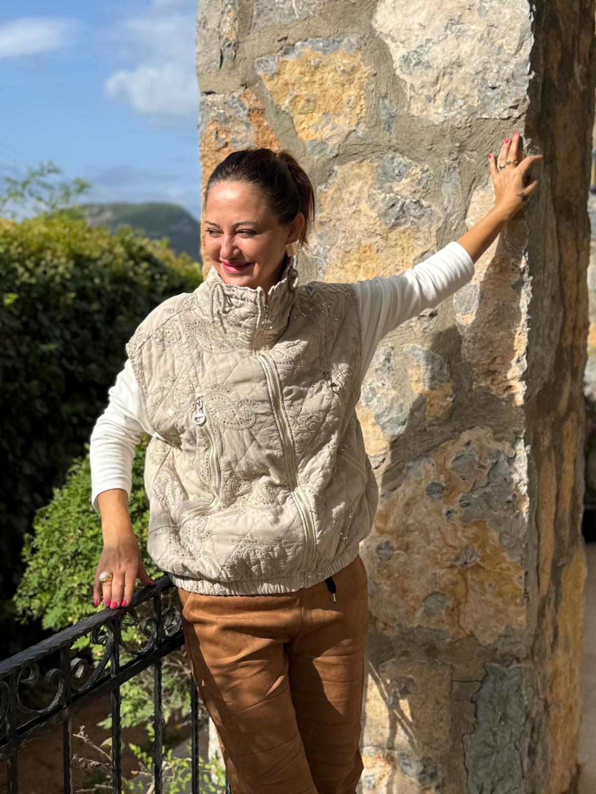 NC61582 Pul Payetli Balıkçı Yaka İtalyan Kapitone Yelek Krem