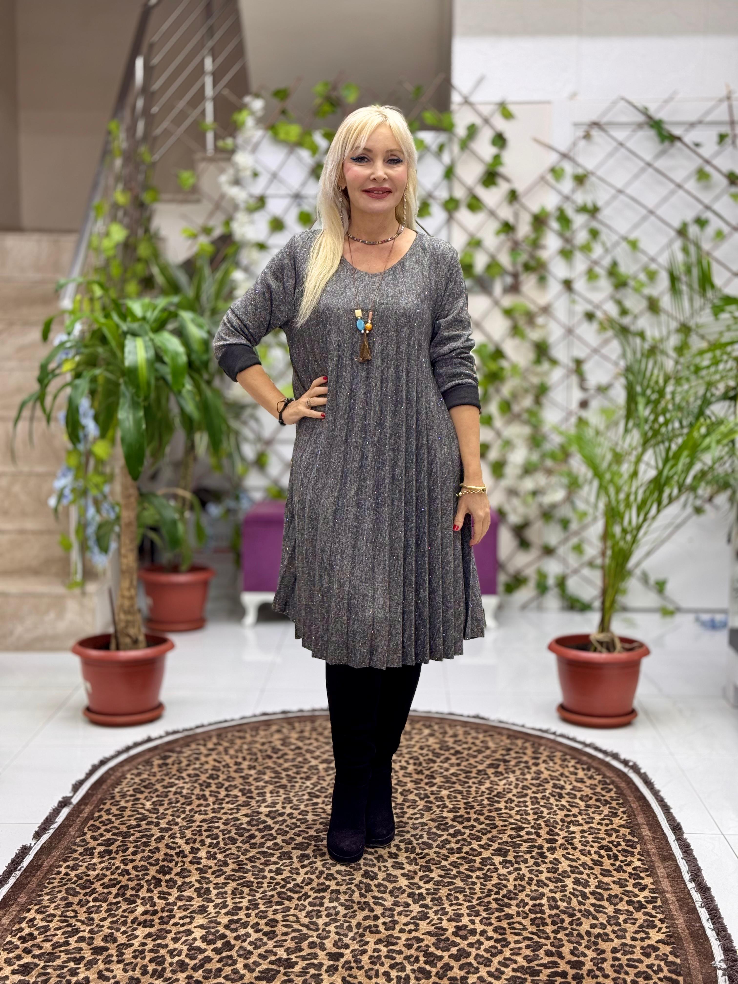 NC21419 Kolyeli Taşlı Pileli İtalyan Triko Elbise Gri