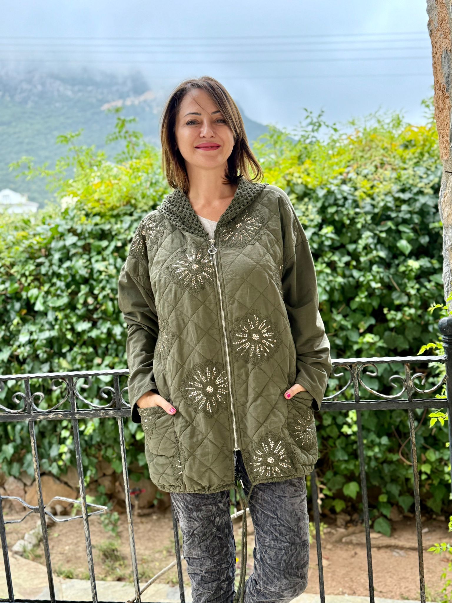 YG13176 Pulpayetli Brodeli İtalyan Kapitone Ceket Haki