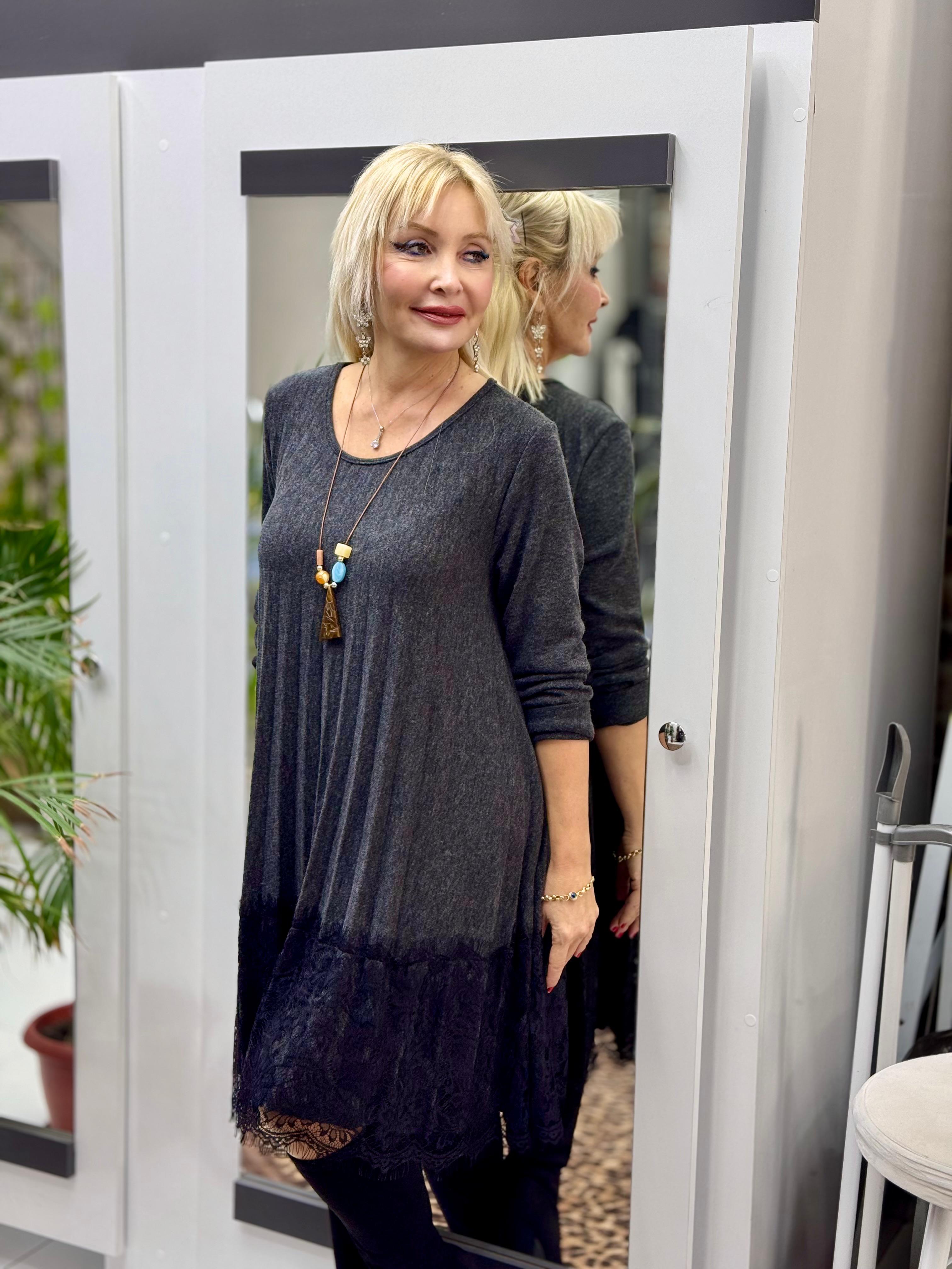 NC21868 Etek Ucu Dantelli Pileli Kolyeli İtalyan Triko Elbise Füme