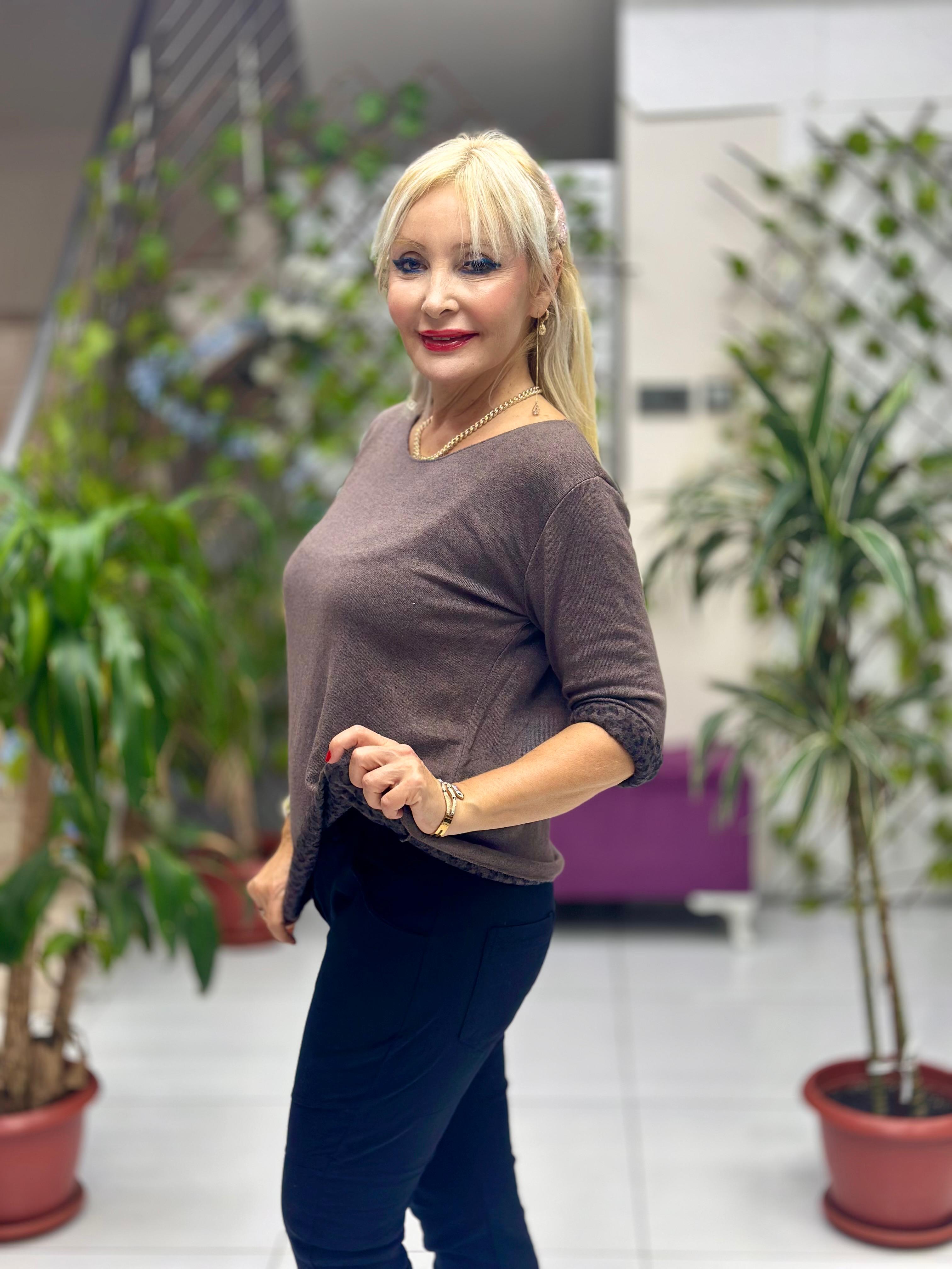 NC1202 İçi Leoparlı Yuvarlak Yaka Triko Küçük Kalıp Bluz Kahverengi