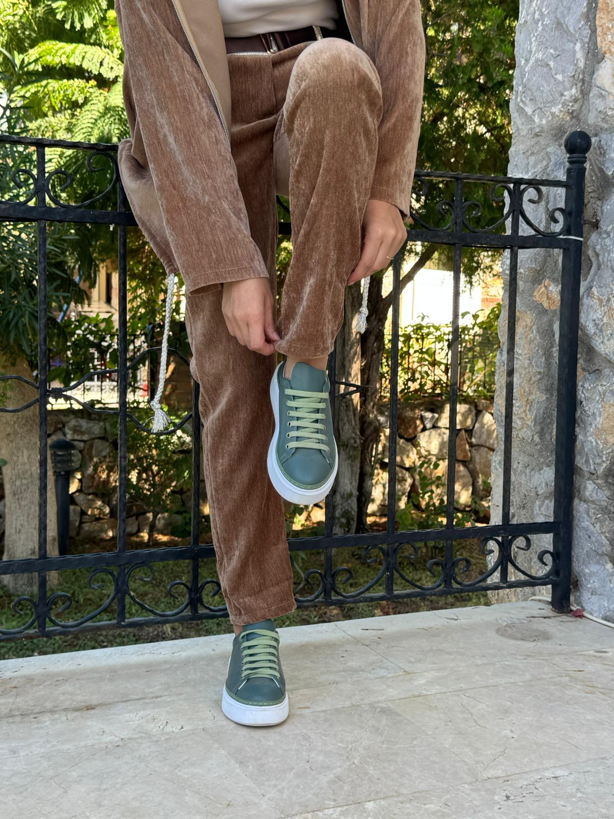 LS12520 İtalyan Yıldız Taşlı Kadife Pantolon Camel