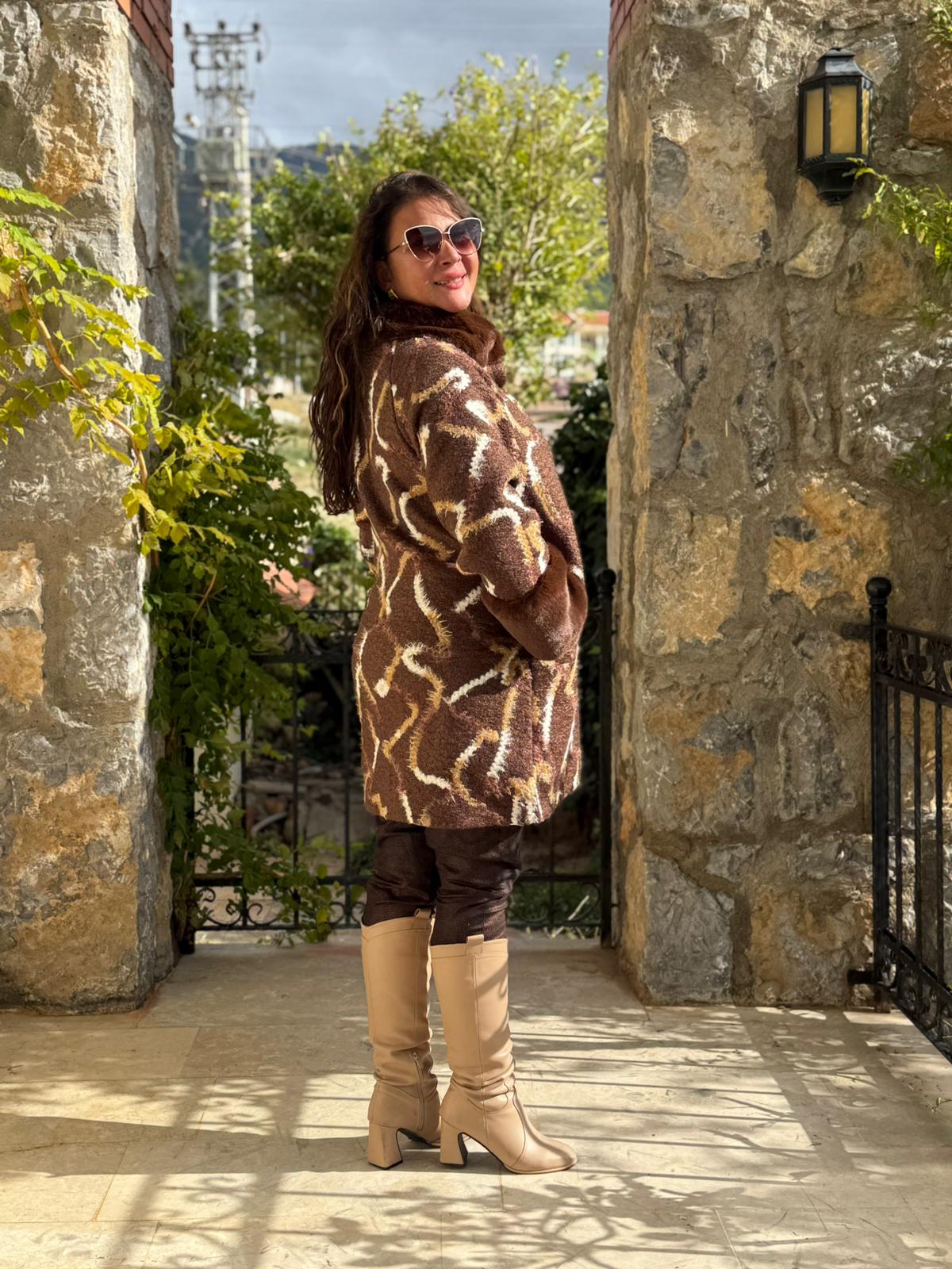 N2238 Abrigo Napa Leopardo Cremallera Negro