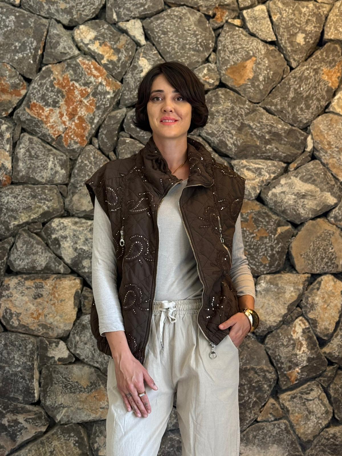 NC61582 Pul Payetli Balıkçı Yaka İtalyan Kapitone Yelek Kahverengi