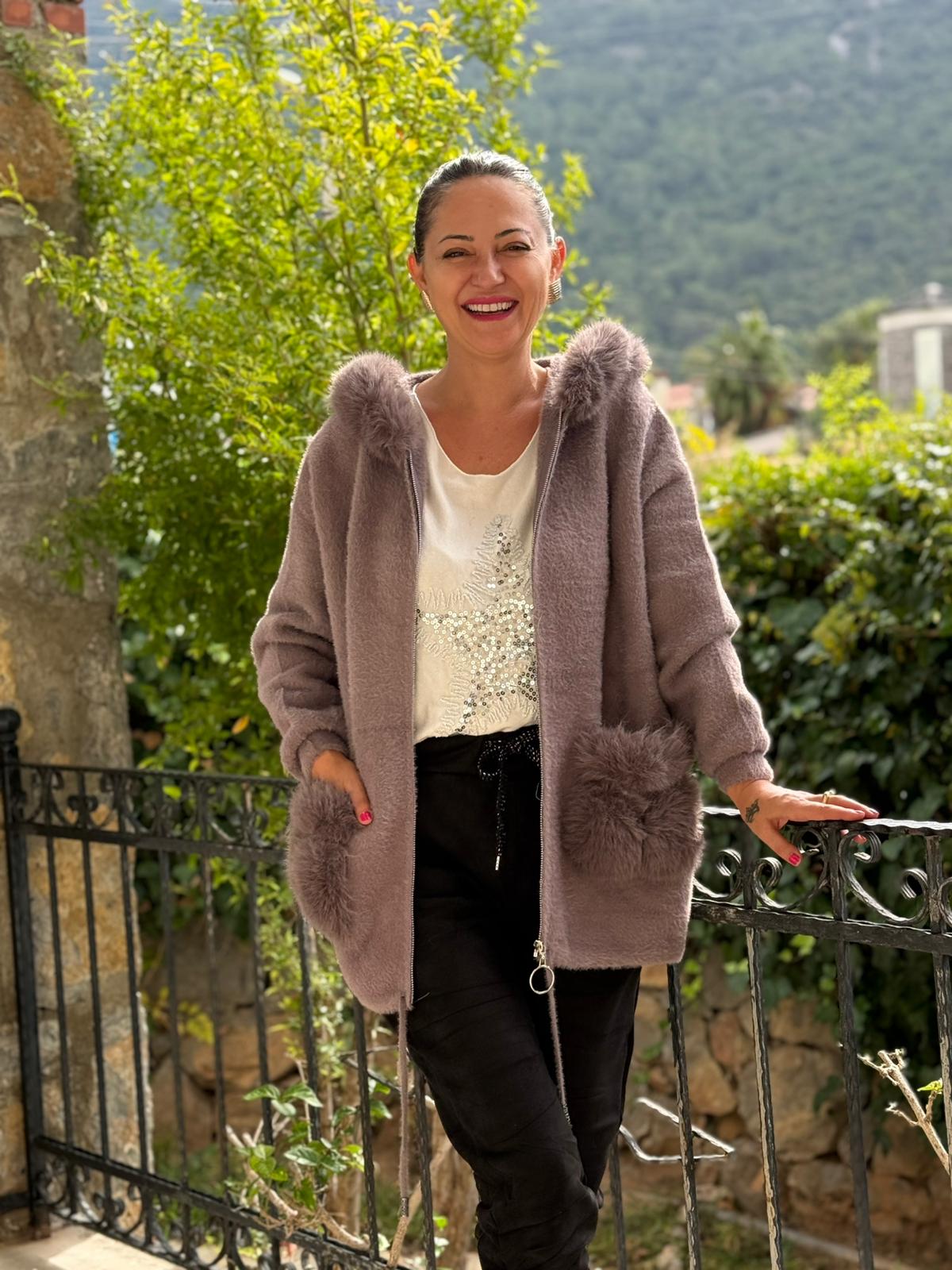 N33035 Abrigo Angora Con Capucha Y Bolsillos Crema