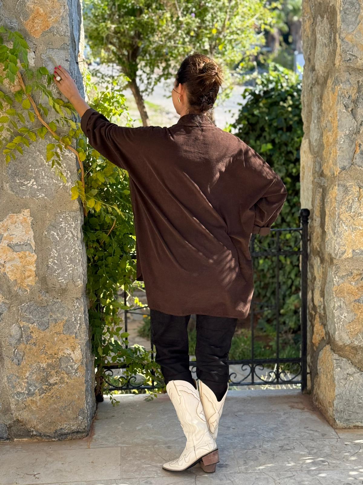 YG11439 Omuz ve Cep Detaylı İtalyan Kadife Gömlek Kahverengi