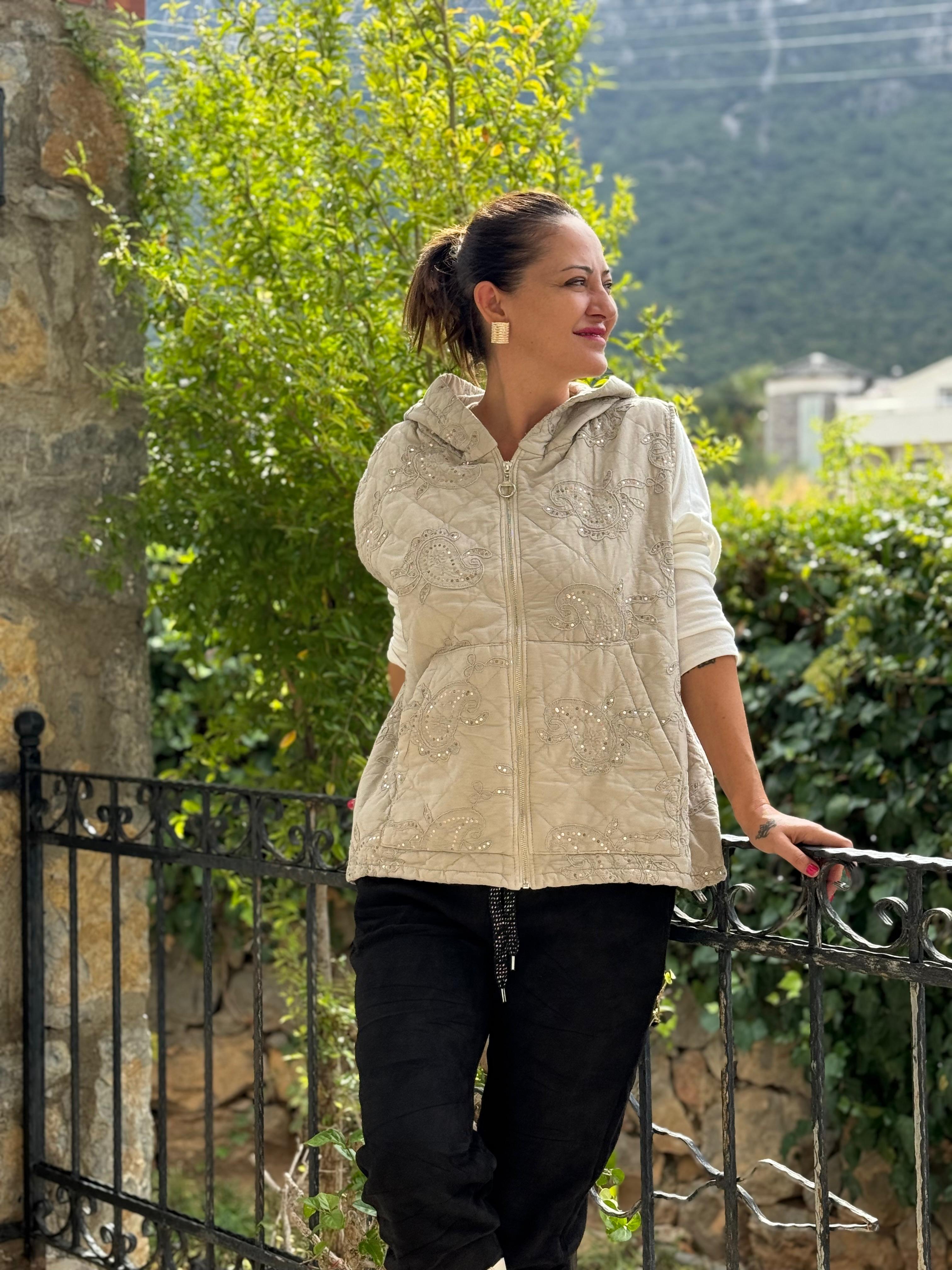 NC65588 Şal Desen Pullu Kapitone İtalyan Yelek Krem