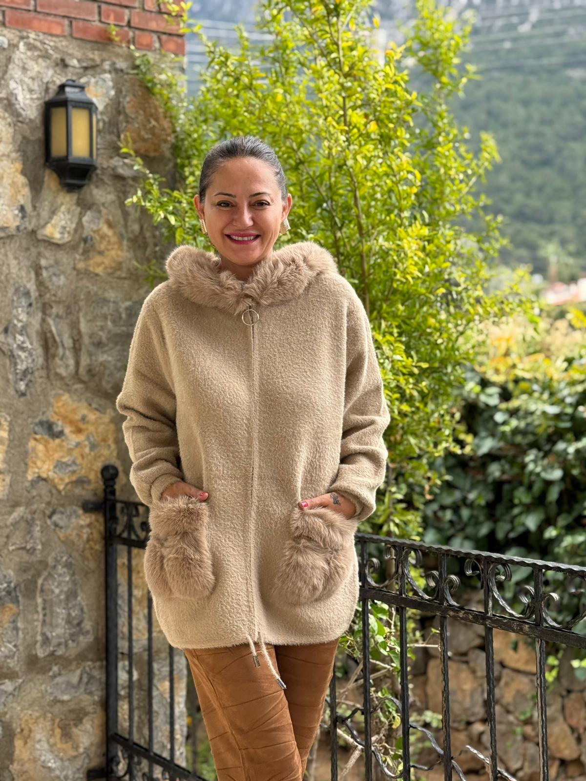 PT10665 Kapüşonlu Cebi Kürklü İtalyan Angora Kaban Vizon