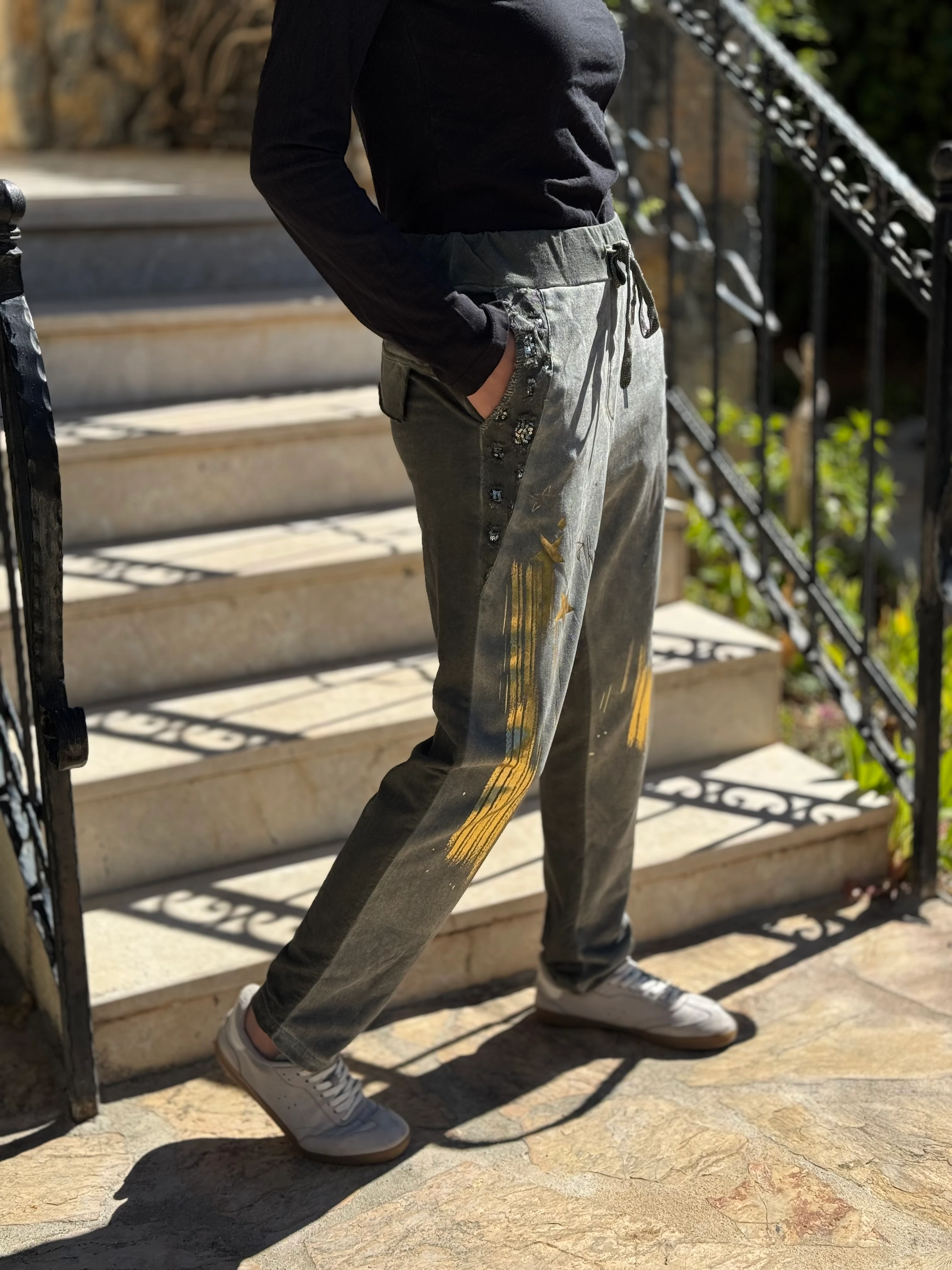 YG50618 Yıldız Desen Pulpayetli İtalyan Süet Pantolon Haki