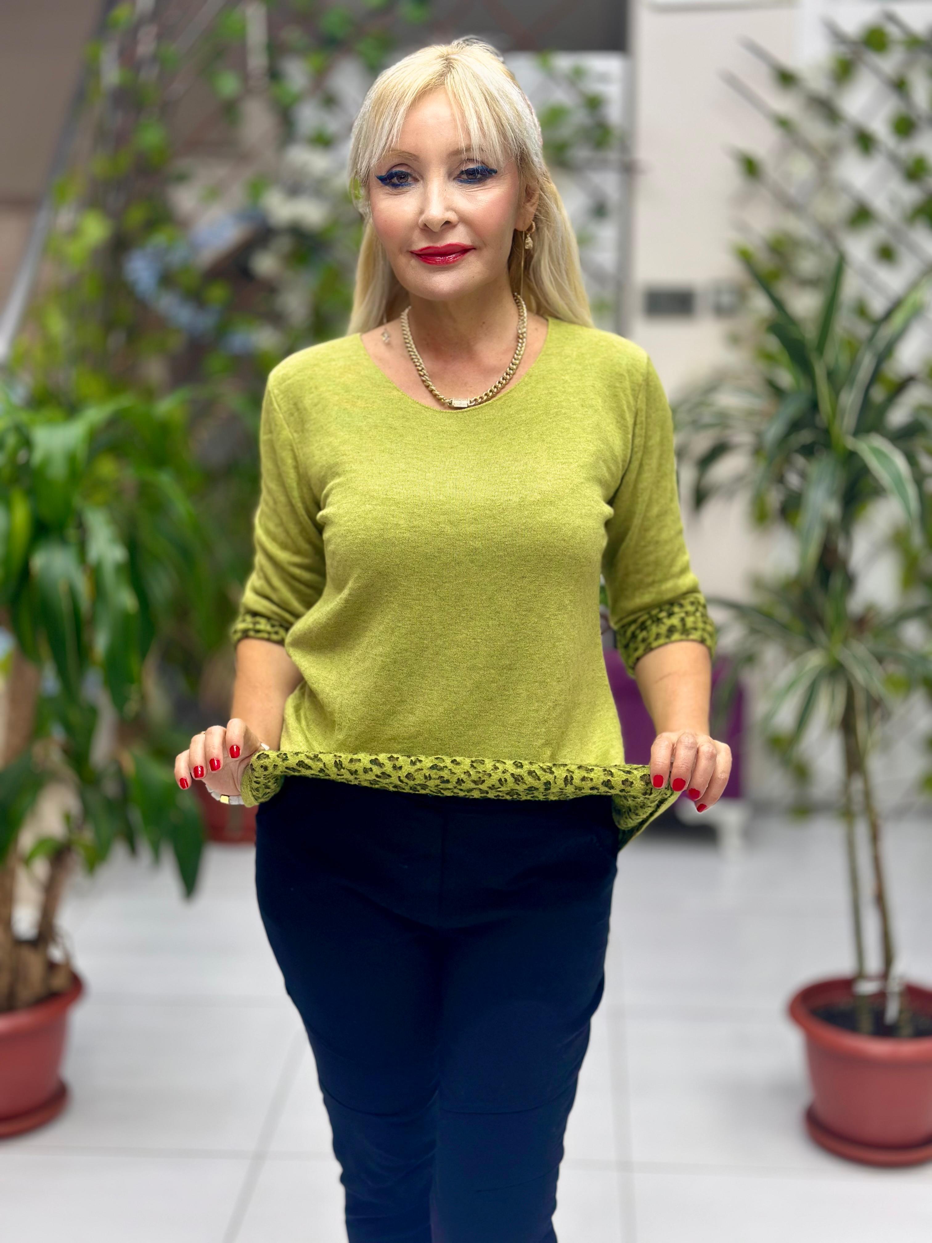 NC1202 İçi Leoparlı Yuvarlak Yaka Triko Küçük Kalıp Bluz Fıstık