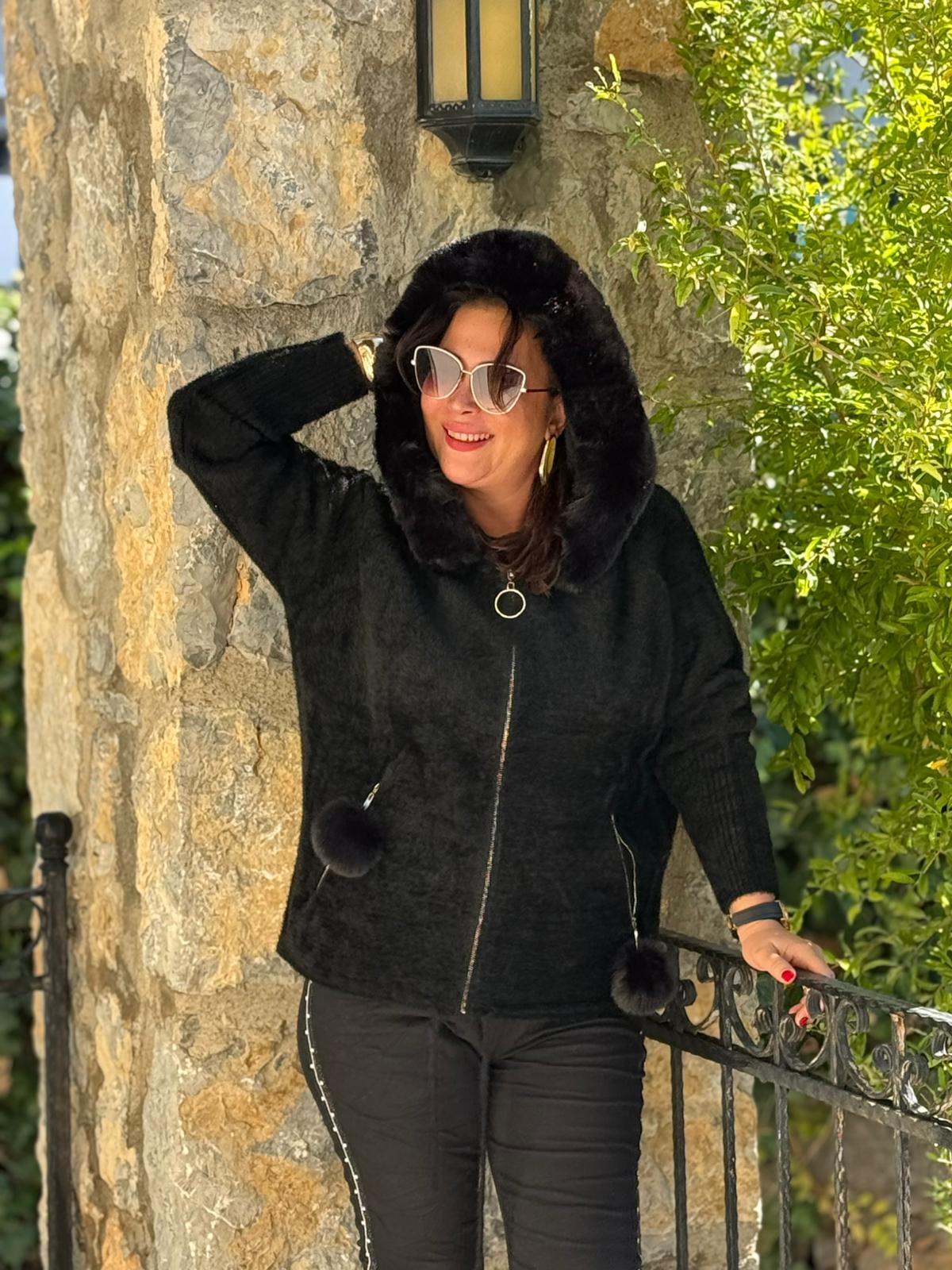 PT10670 Kapüşonlu Cebi Fermuarlı Ponponlu İtalyan Angora Kaban Siyah