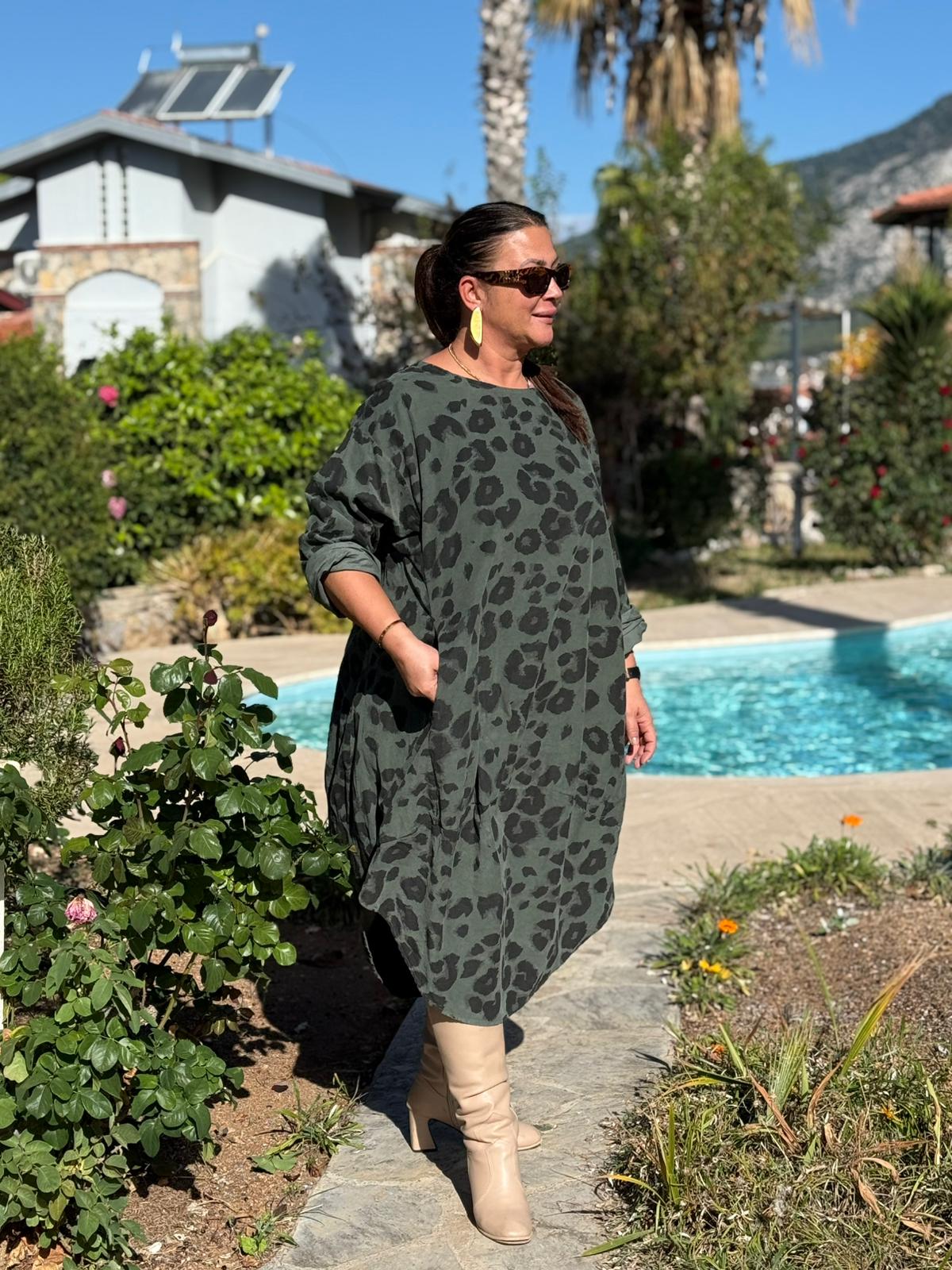 YG12231 Leopar Desenli İtalyan Kadife Elbise Haki