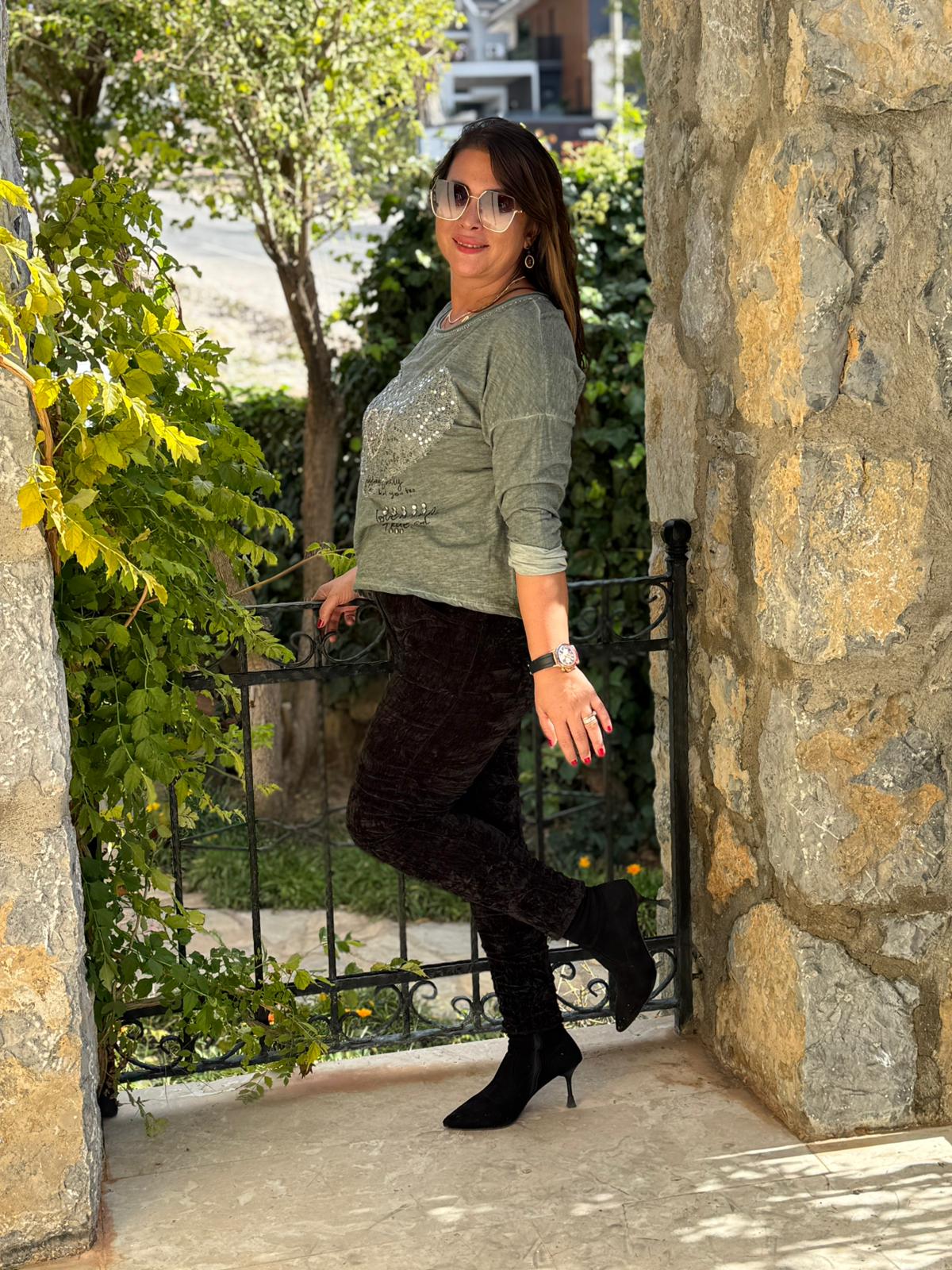 YG42030 Kalp Desenli Pullu İtalyan Triko Bluz Haki