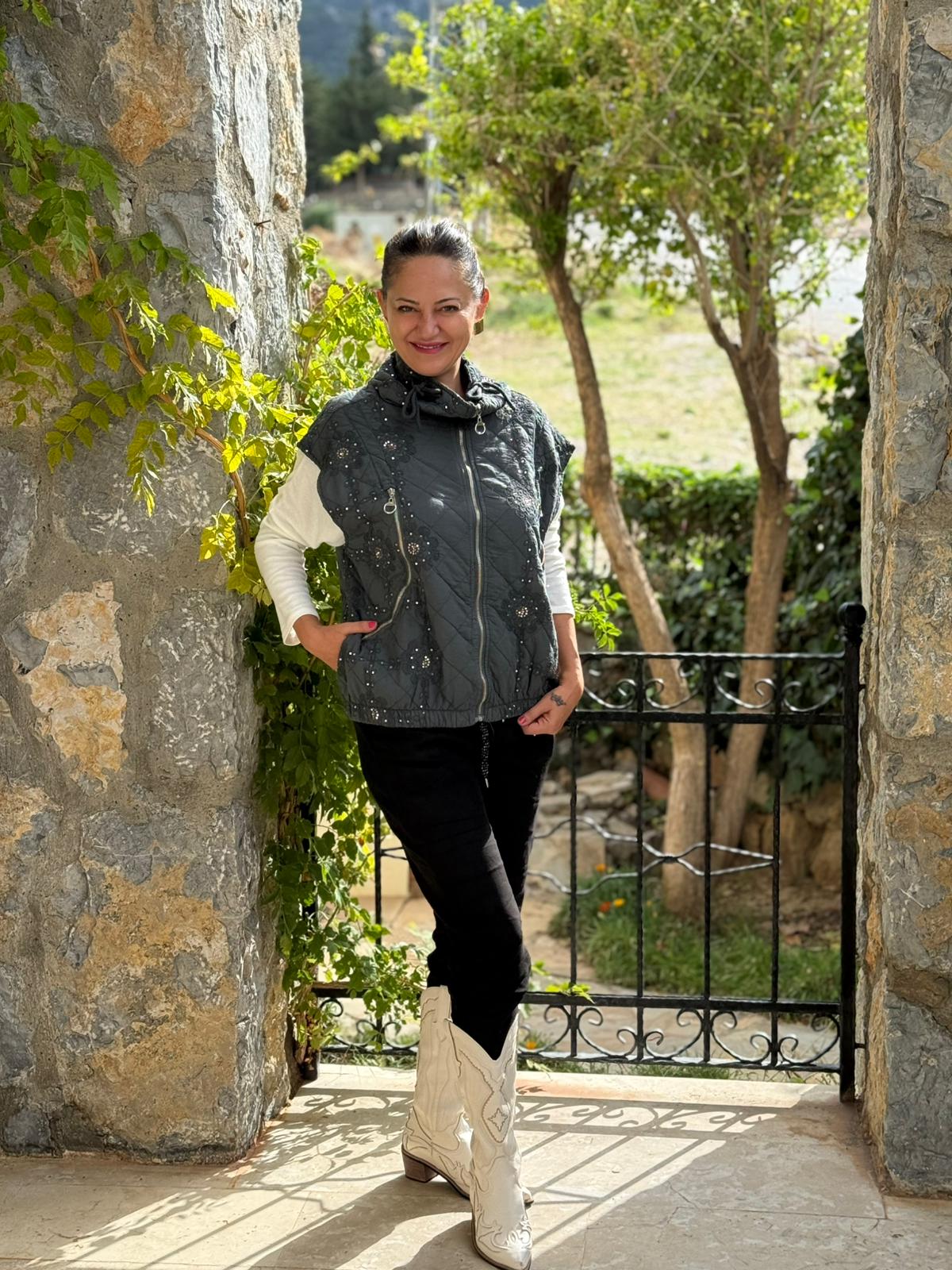 NC61582 Pul Payetli Balıkçı Yaka İtalyan Kapitone Yelek Füme