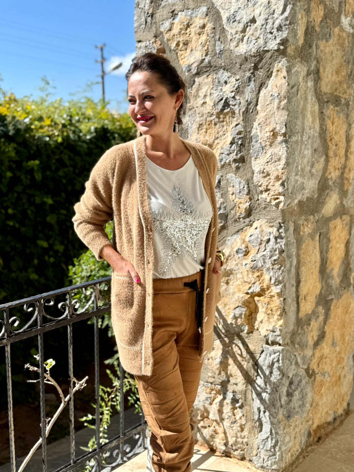 NC1067 Düğmeli İşlemeli Yün Hırka Camel