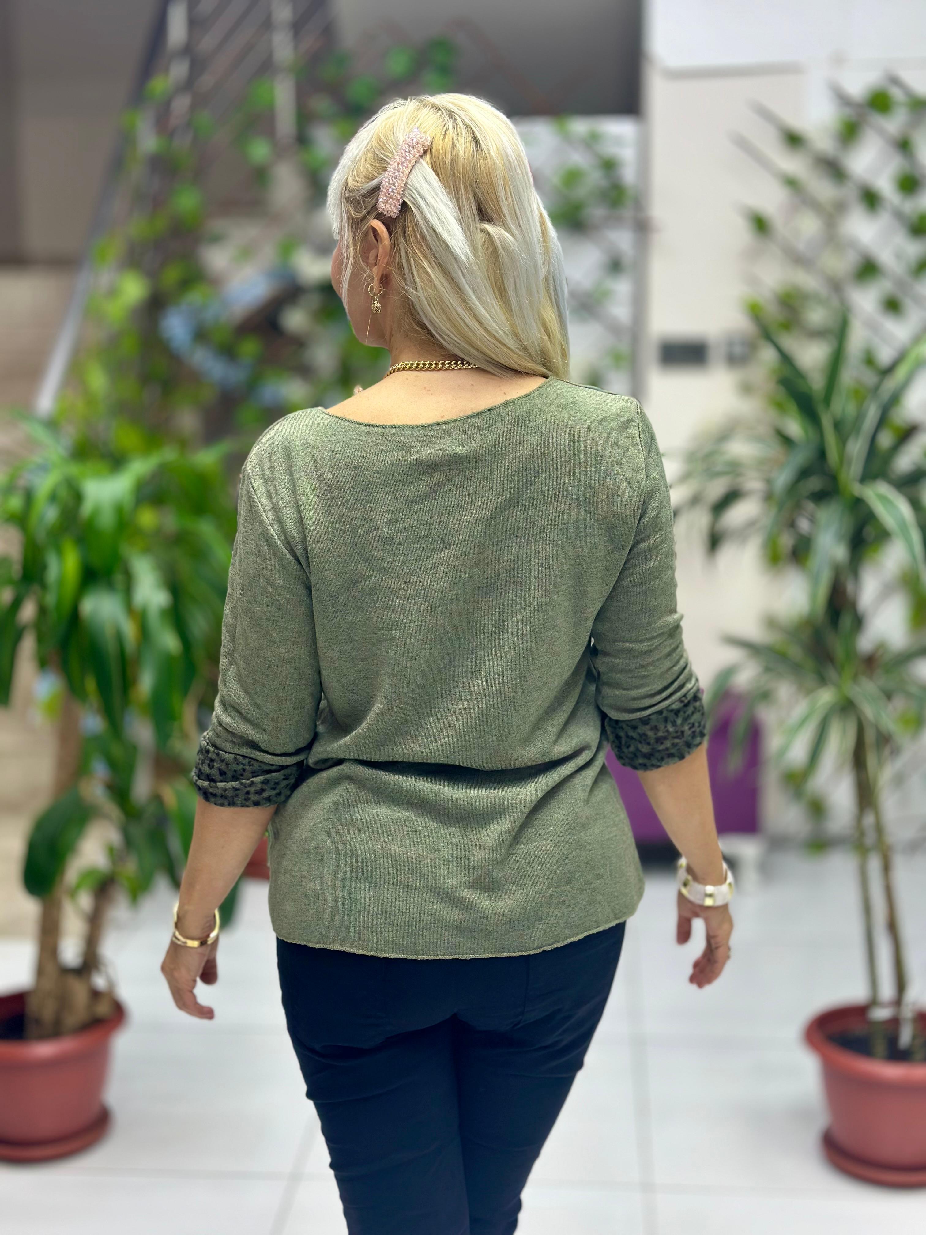 NC218181 İçi Leoparlı Yuvarlak Yaka Triko Büyük Kalıp Bluz Haki