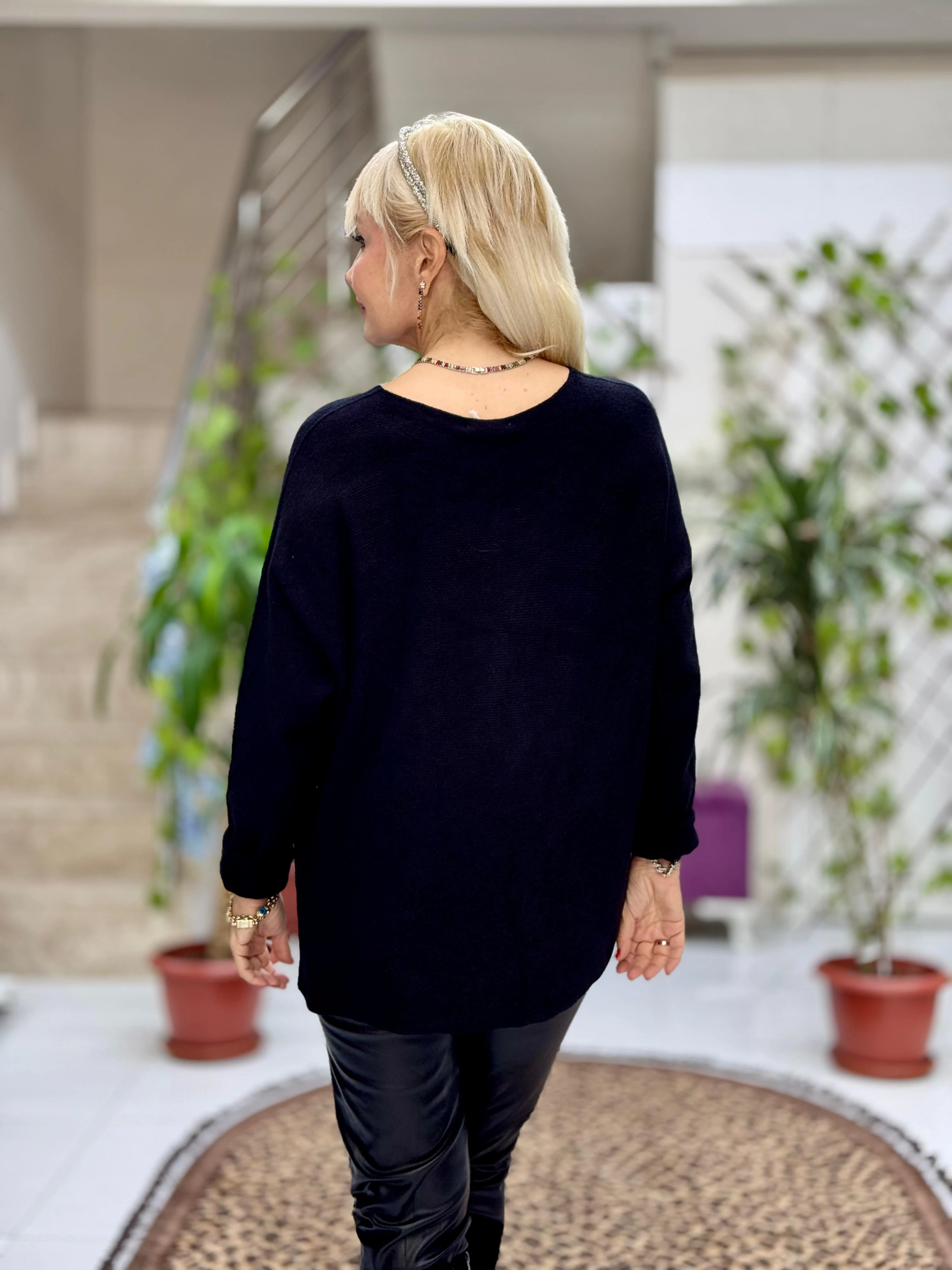 YG8023 Kalp Desenli Taşlı İtalyan Triko Bluz Siyah