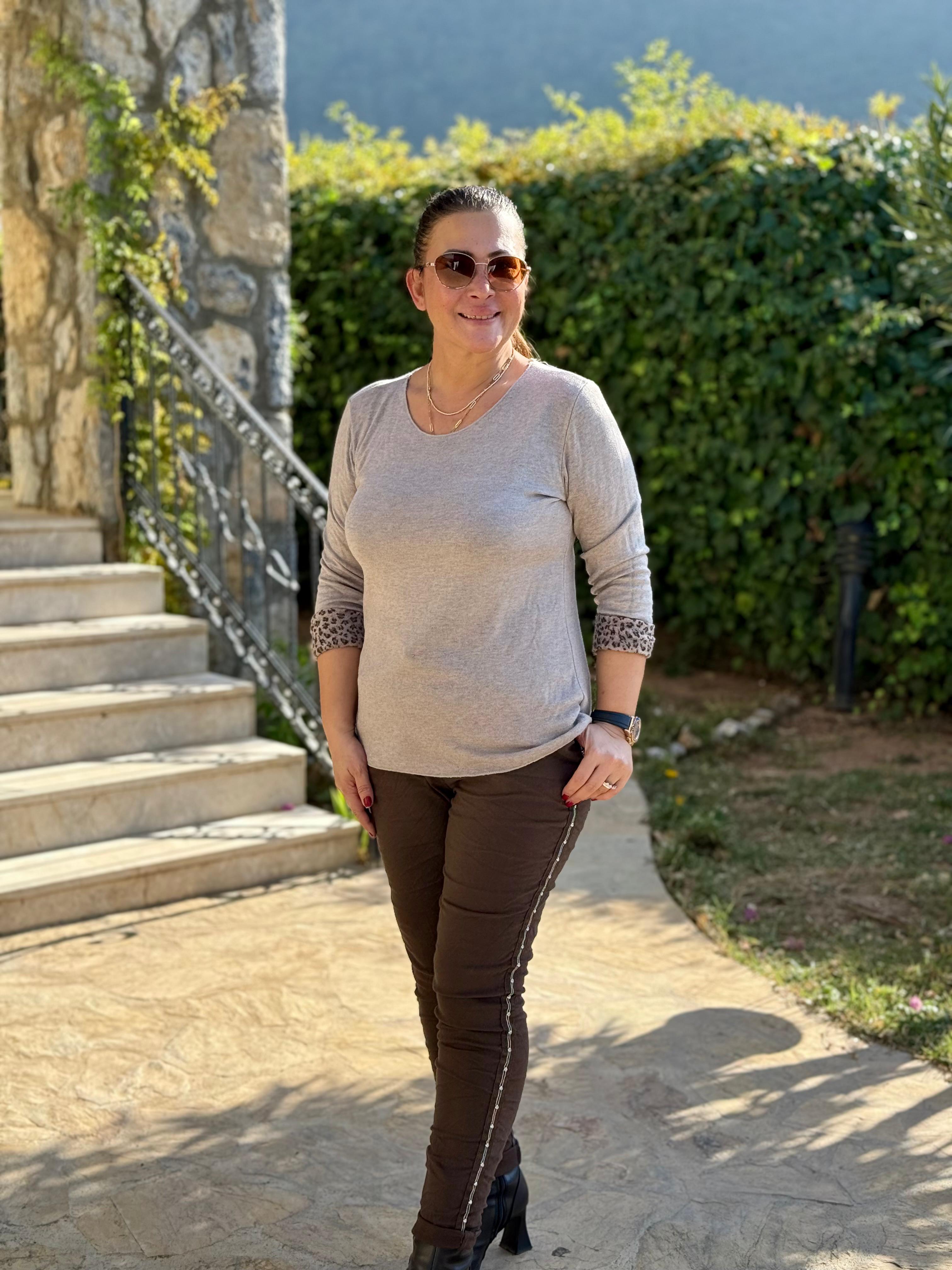 NC218181 İçi Leoparlı Yuvarlak Yaka Triko Büyük Kalıp Bluz Vizon