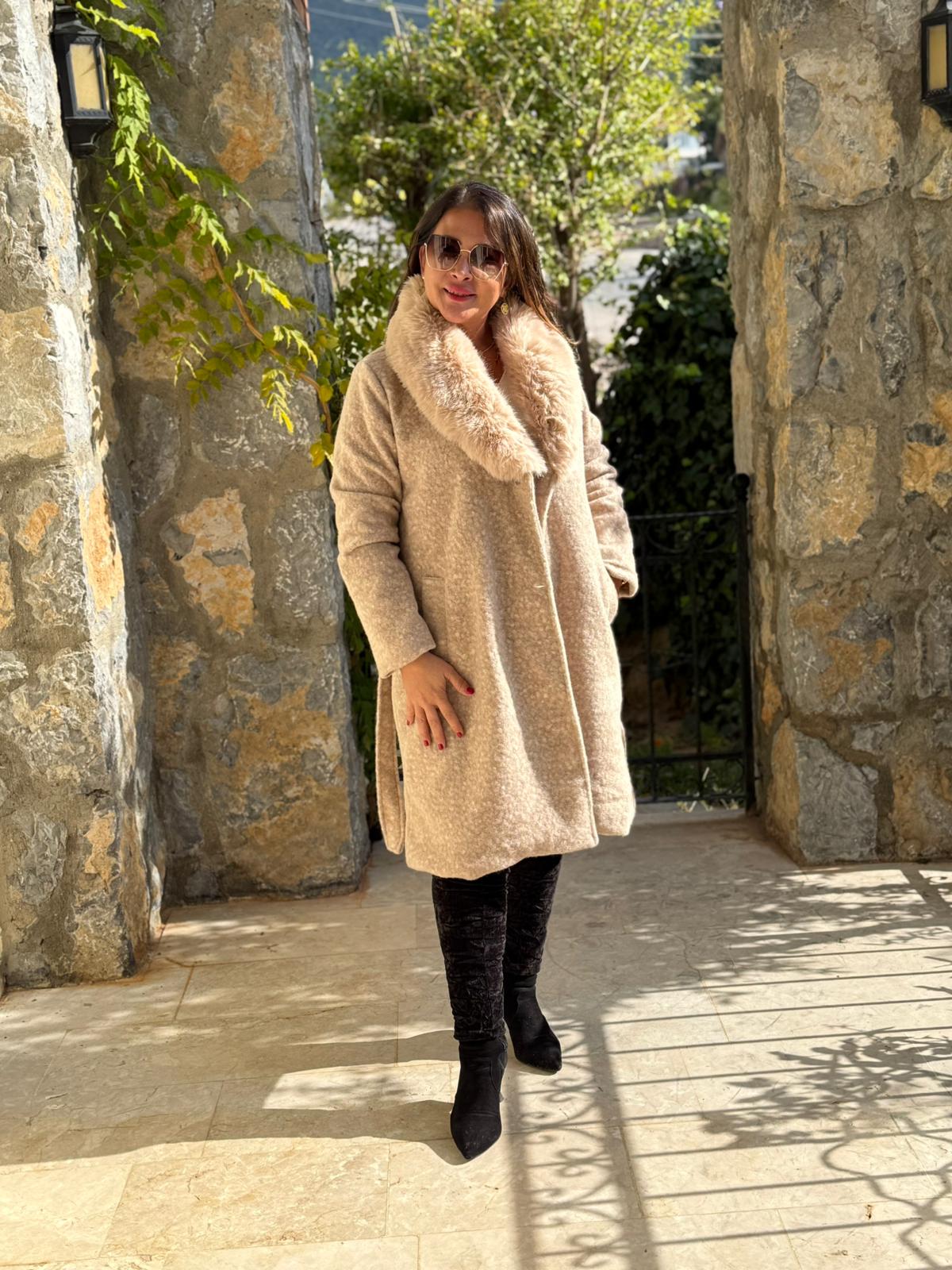 YG9220 Kürklü Bağlamalı İtalyan Keçe Kaban Bej