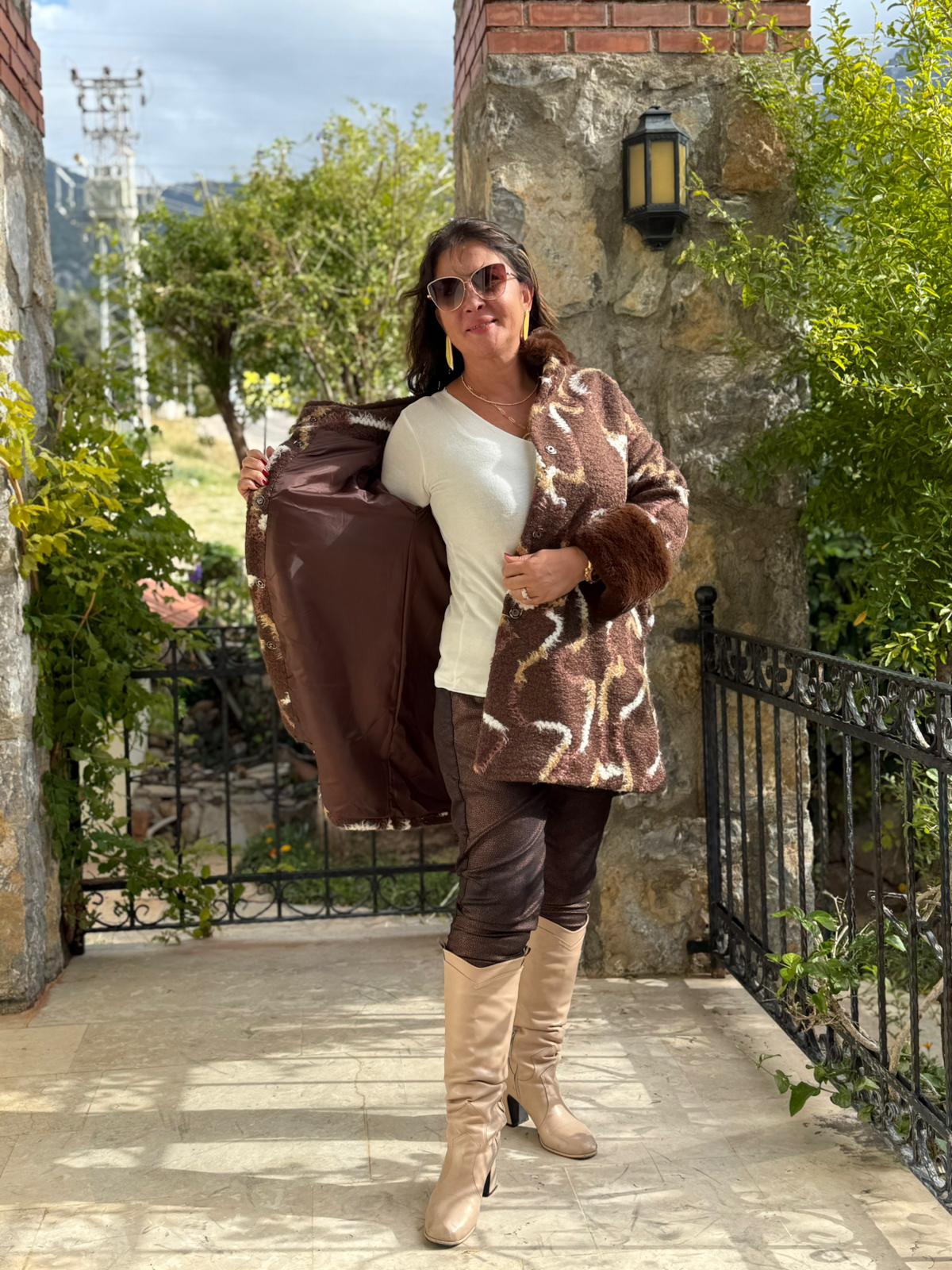 N2238 Abrigo Napa Leopardo Cremallera Negro