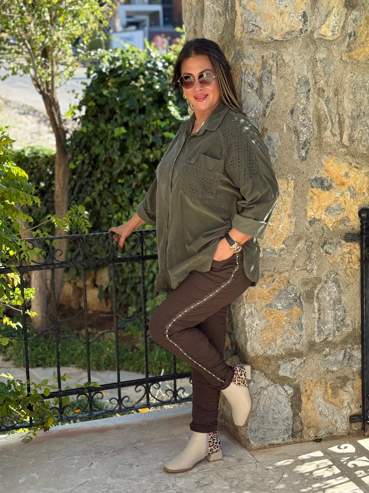 YG11439 Omuz ve Cep Detaylı İtalyan Kadife Gömlek Haki