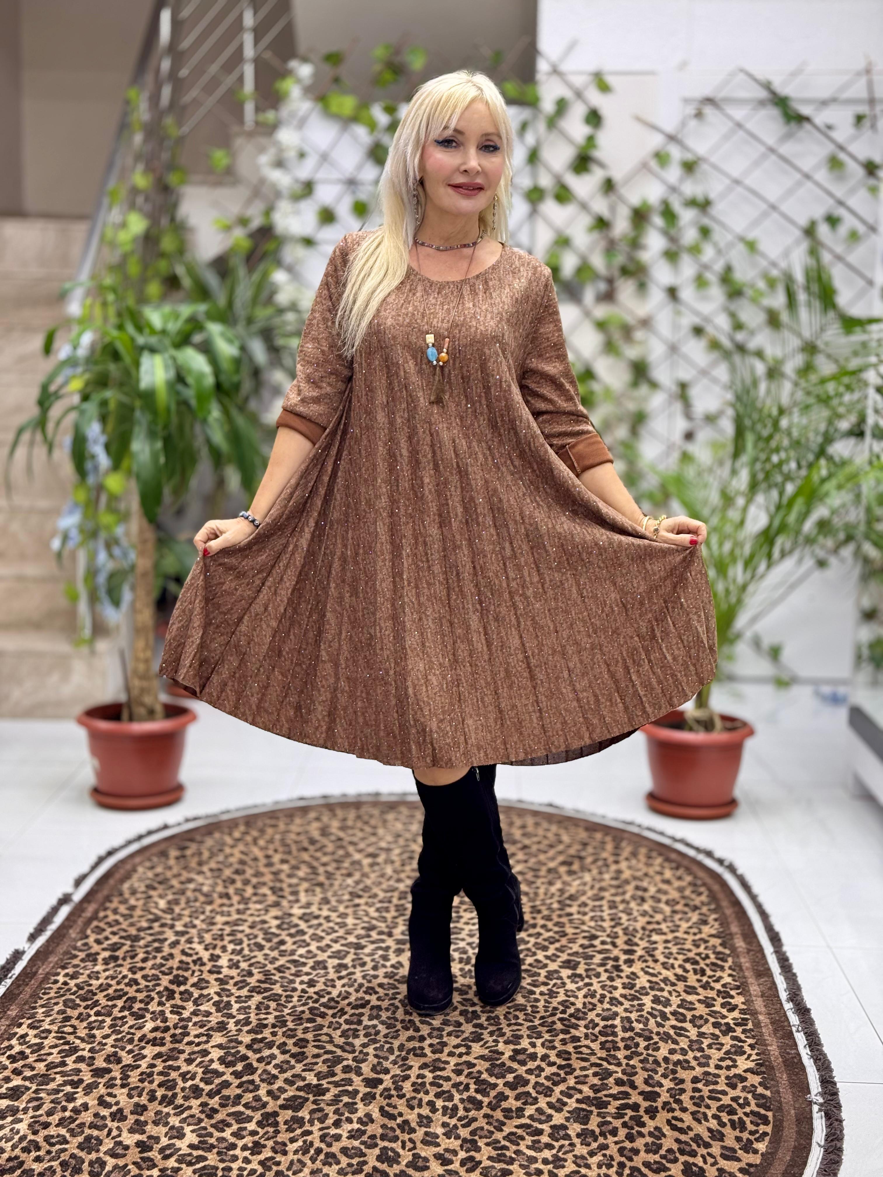 NC21419 Kolyeli Taşlı Pileli İtalyan Triko Elbise Camel