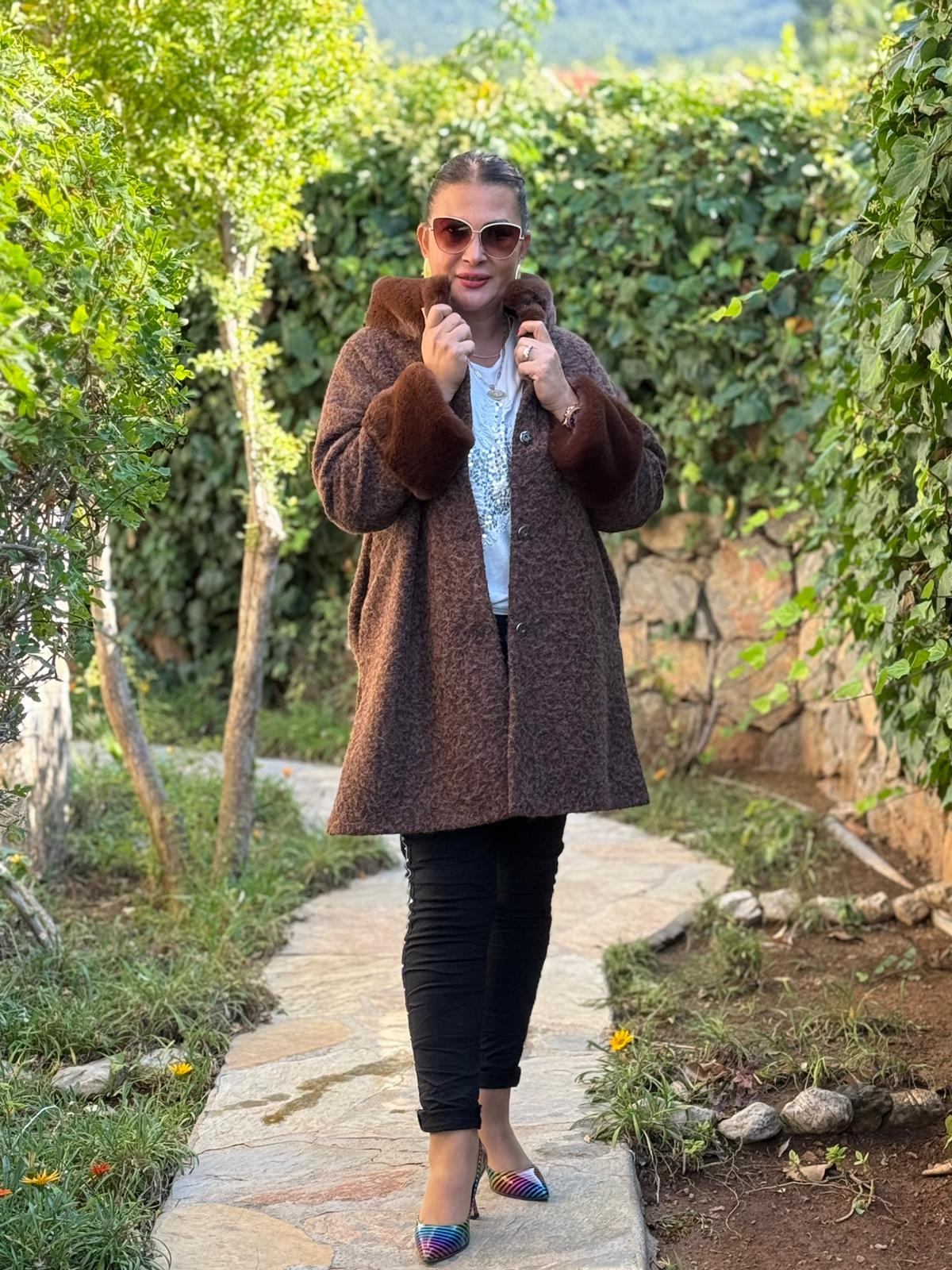 N2238 Abrigo Napa Leopardo Cremallera Negro