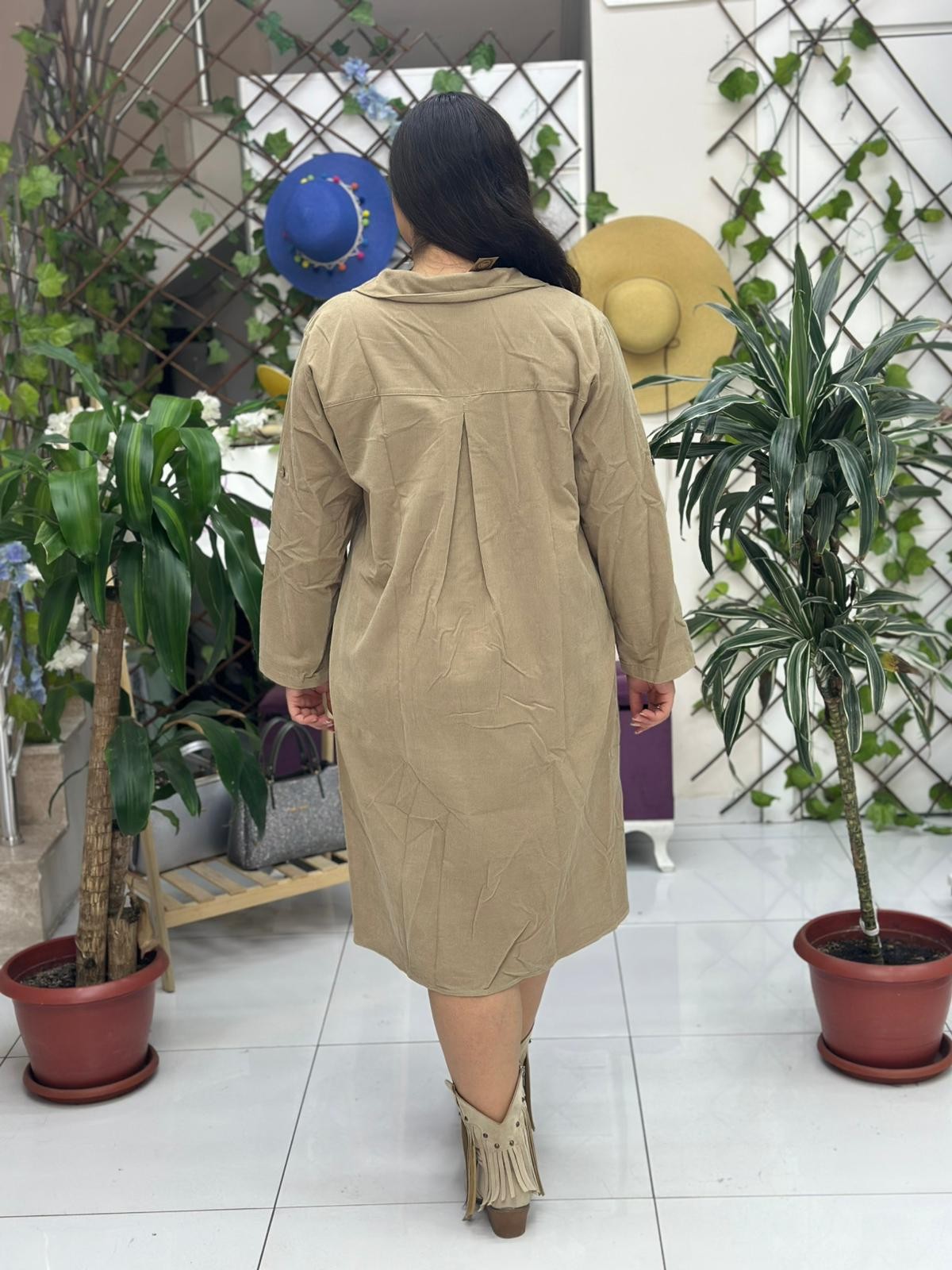 AY238166 Erkek Yaka Düğmeli Kadife Elbise Camel
