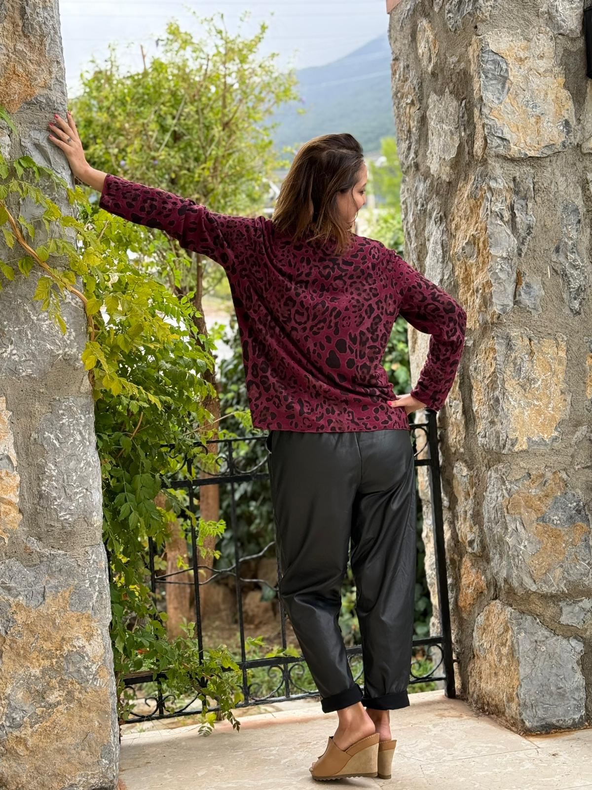 YG5710 Leopar Desenli V Yaka Uzun Kollu İtalyan Triko Bluz Vişne