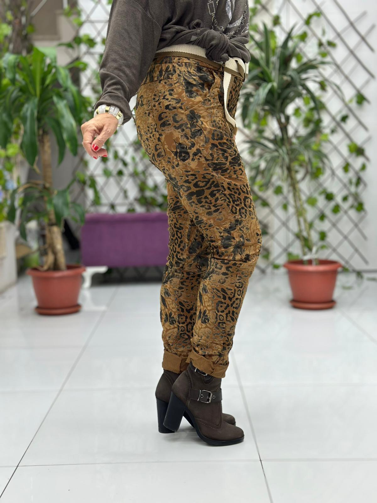 NC21980 italyan Likralı Çiçek ve Leopar desenli Pantolon Camel