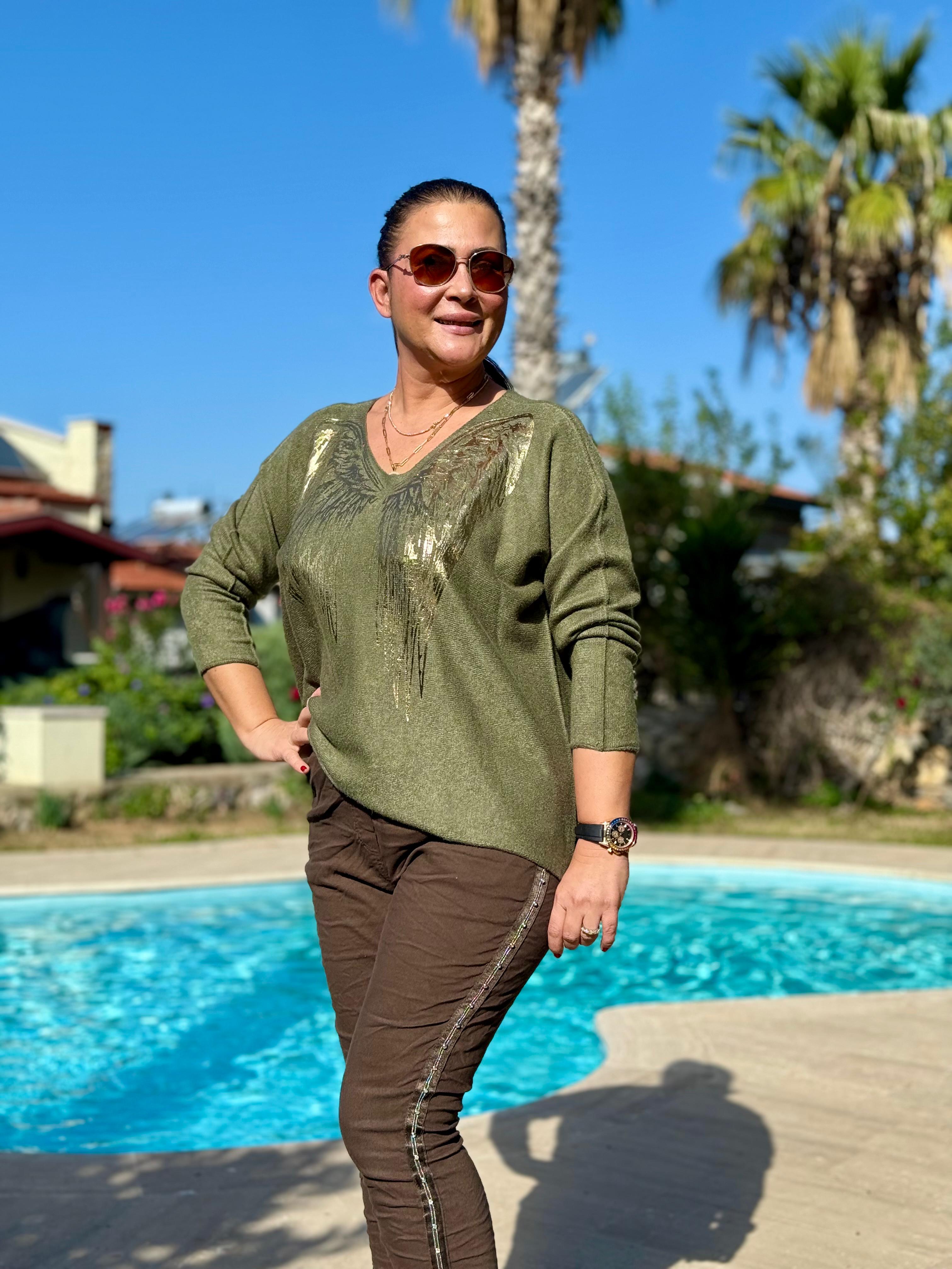 YG152031 Ön Arka Kanat Baskılı V Yaka Angora İtalyan Bluz Haki