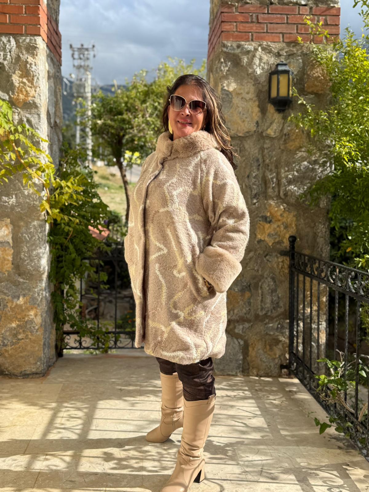 N2238 Abrigo Napa Leopardo Cremallera Negro