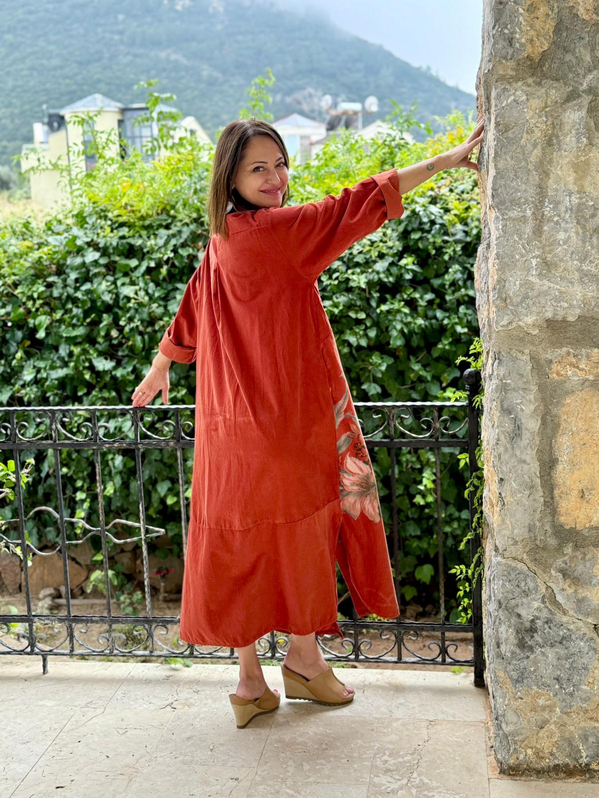 YG10974 Çiçek Baskılı İtalyan Kadife Gömlek Elbise Kiremit