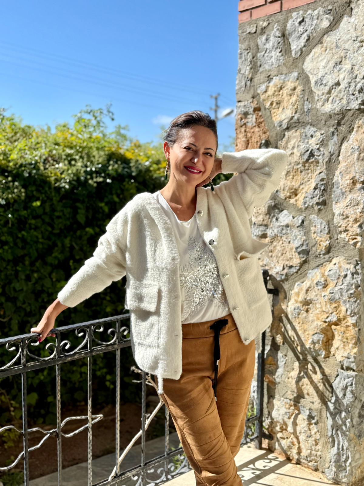 NC25032 Düğmeli Çift Cep Kapüşonlu Ceket Ekru