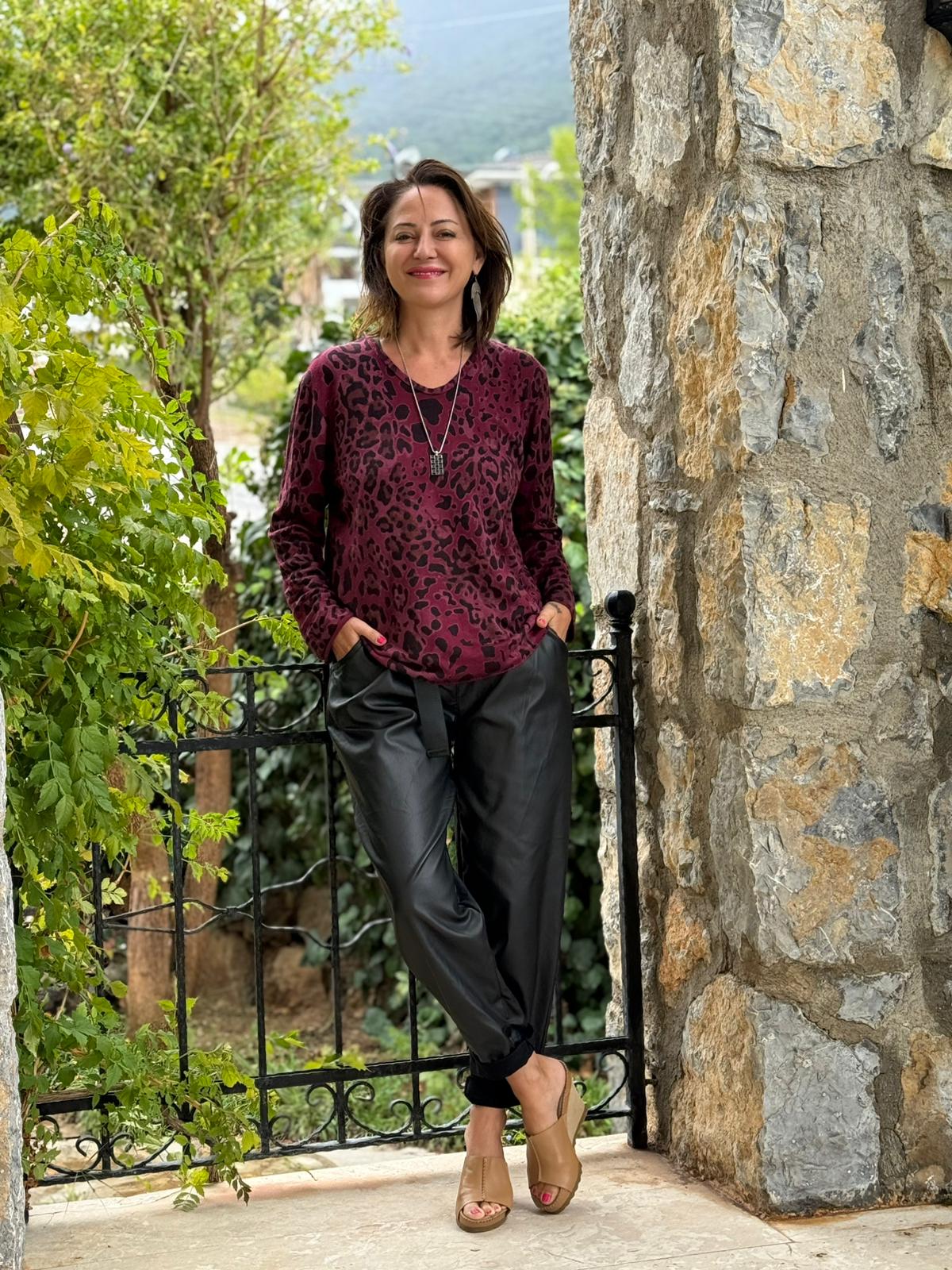 YG5710 Leopar Desenli V Yaka Uzun Kollu İtalyan Triko Bluz Vişne