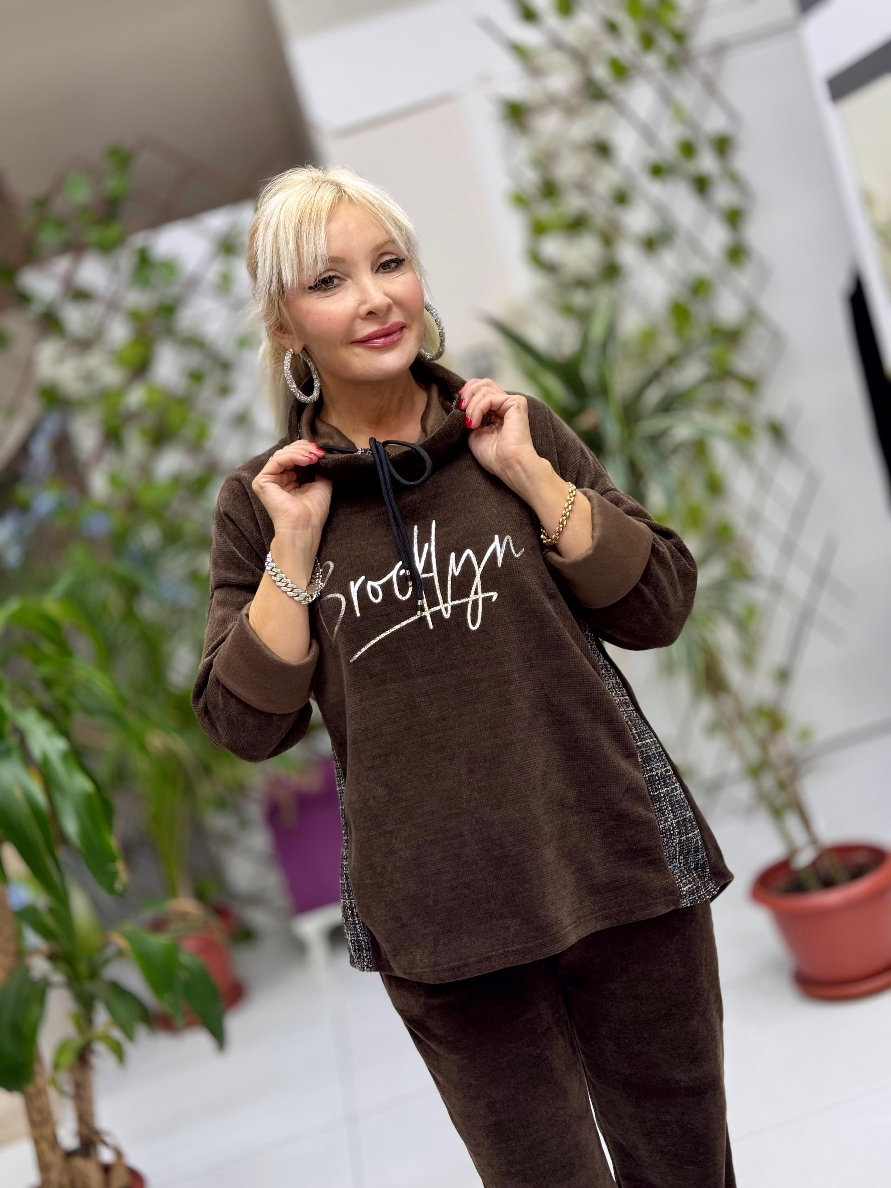 NC15495 Brooklyn Yazılı Degaje Yaka İtalyan Kadife Takım Kahverengi