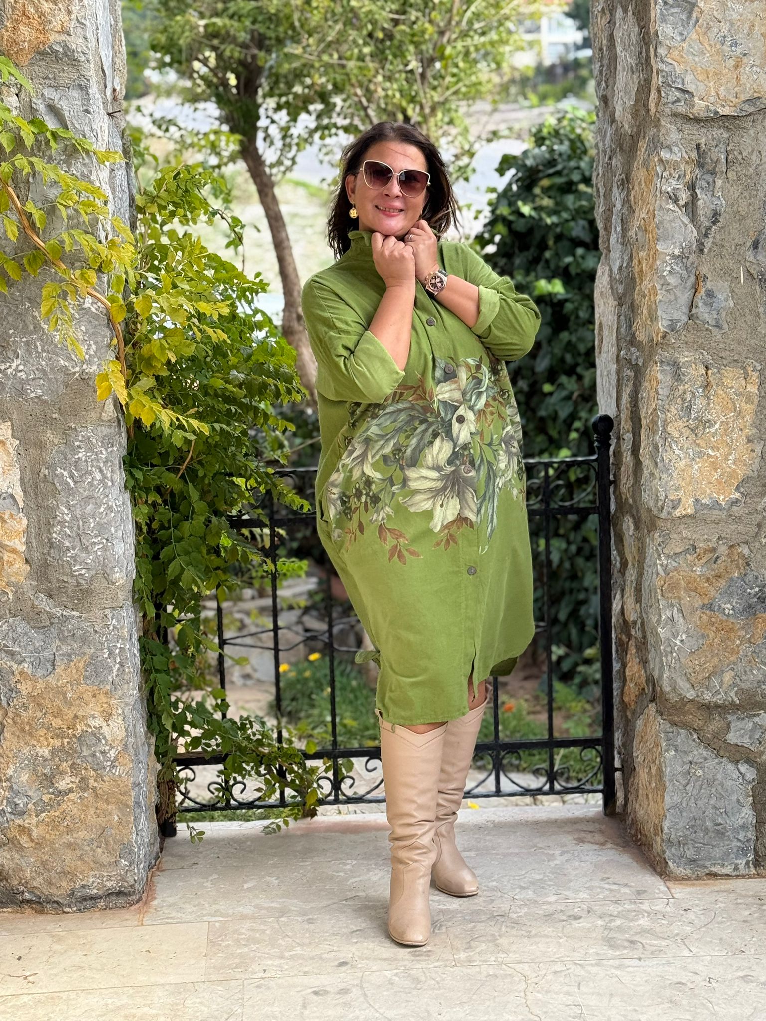 YG11410 Çiçek Baskılı Erkek Yaka  İtalyan Kadife Gömlek Elbise Fıstık