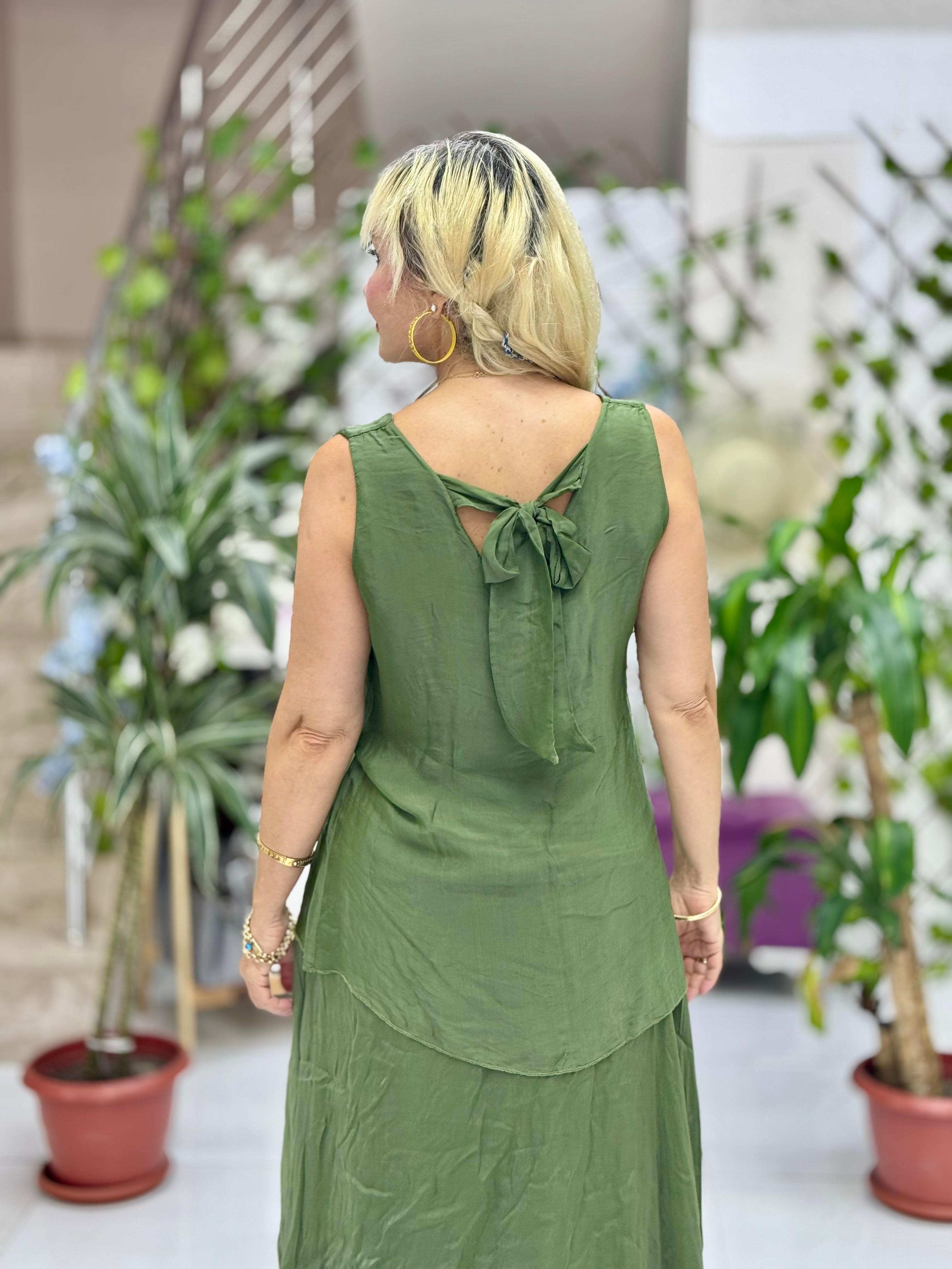 LS79772 İtalyan Kolsuz Sırt Bağlamalı İpek Bluz Haki